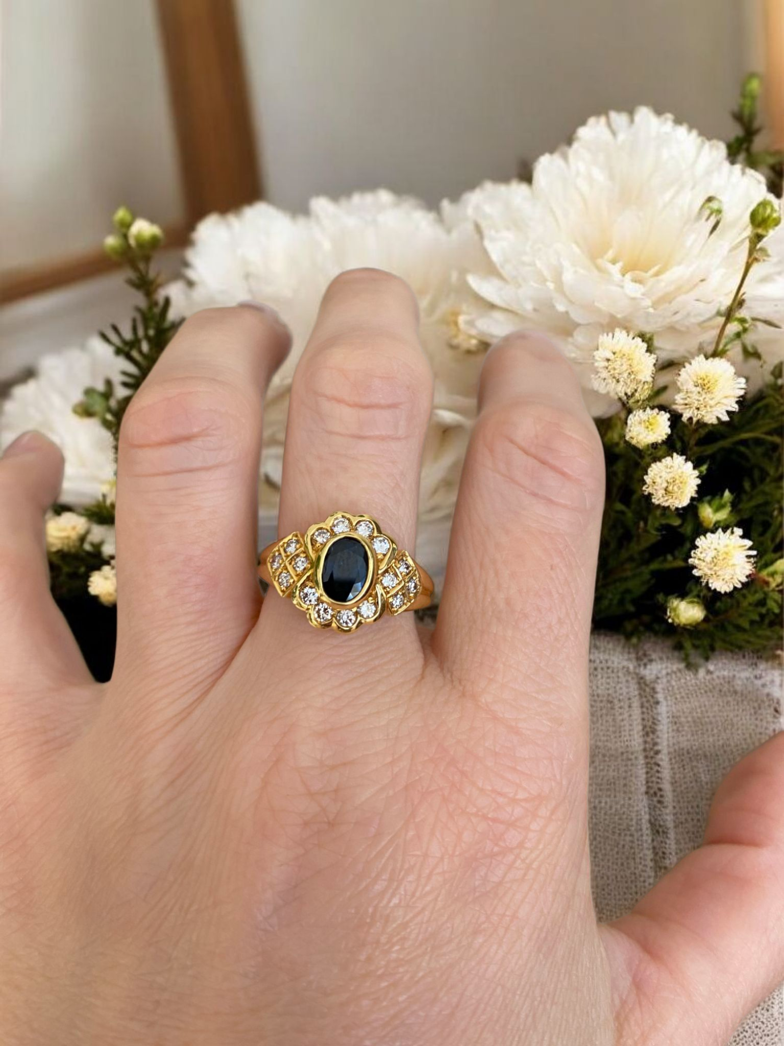 18K Yellow Gold Engagement Ring with 1.00 Ct Sapphire & Diamonds