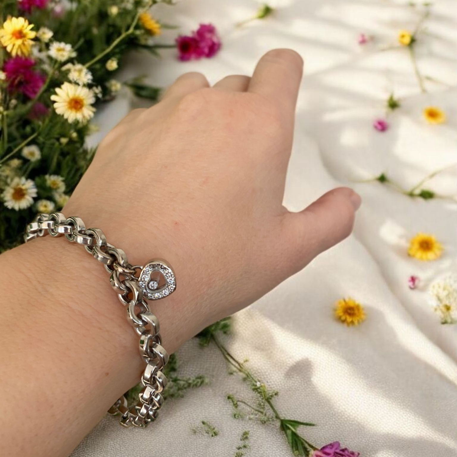 Chopard 18 Karat White Gold Floating Diamond Heart Link Bracelet