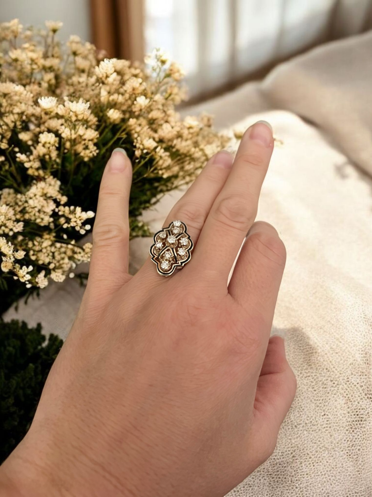 Vintage 14 kt. Yellow gold/enamel  Cocktail Ring with Diamonds