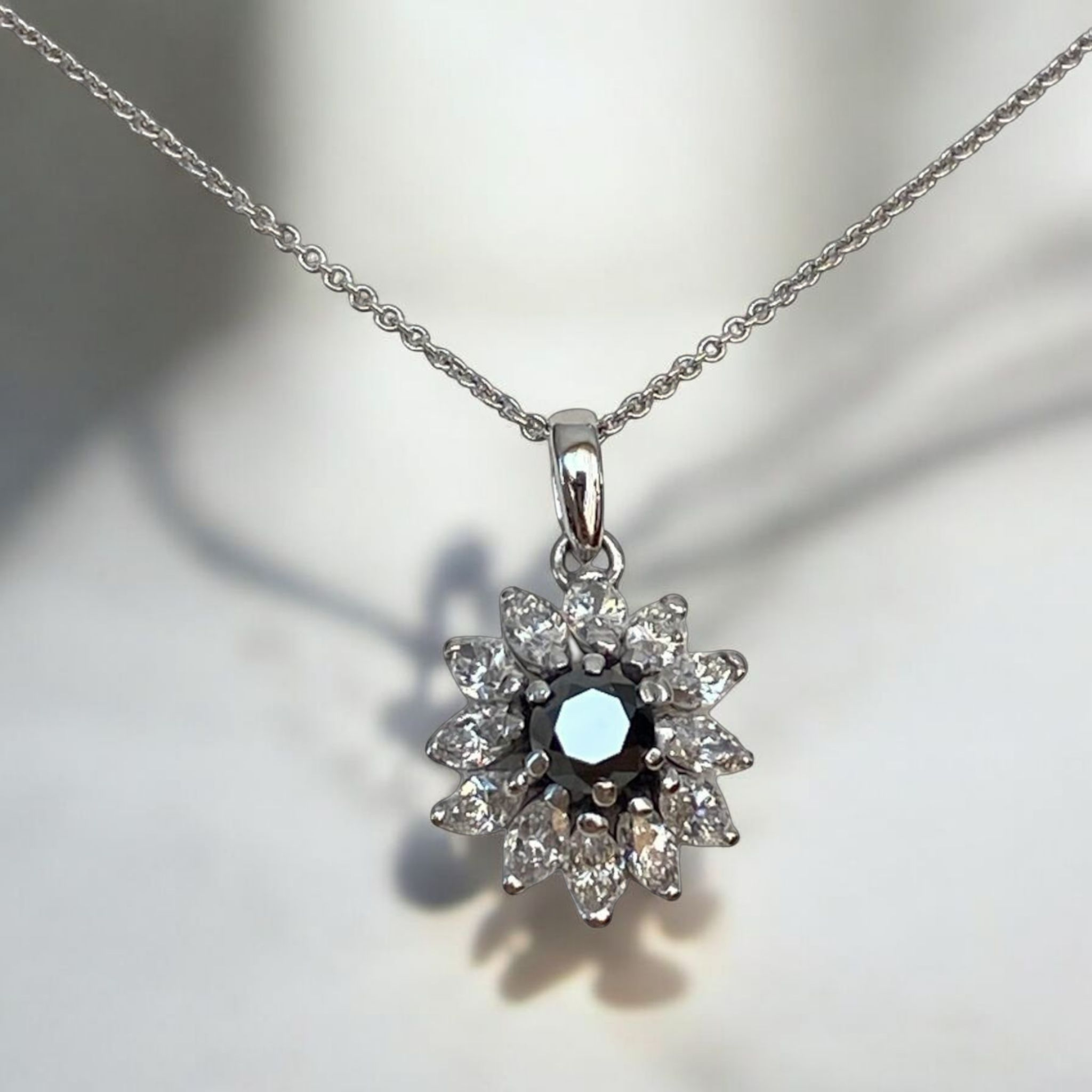 White Gold Collier with Designer Flower Diamond Pendant