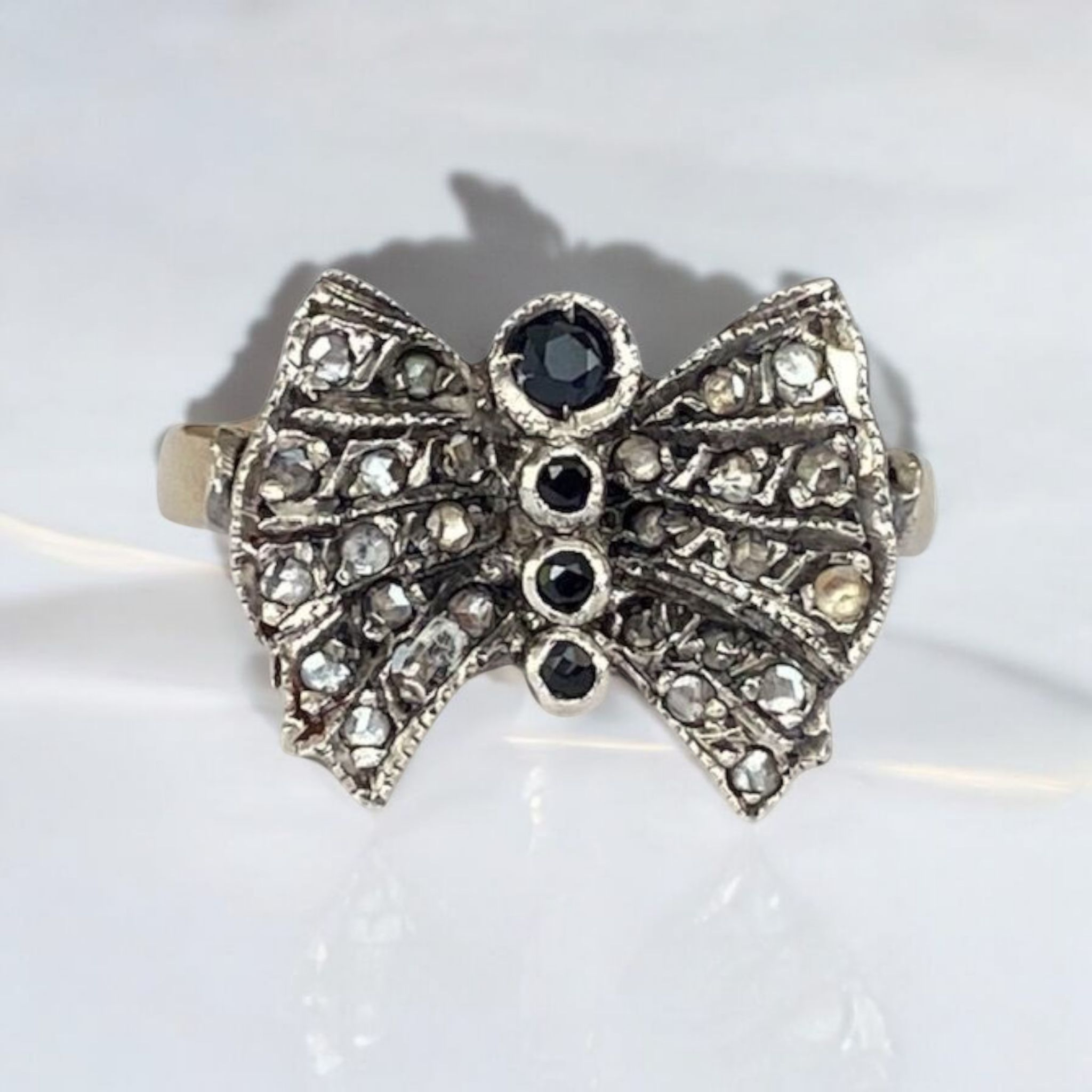 Vintage 14-Carat Yellow Gold & Silver Bow Ring with Rose-Cut Diamonds & Sapphires