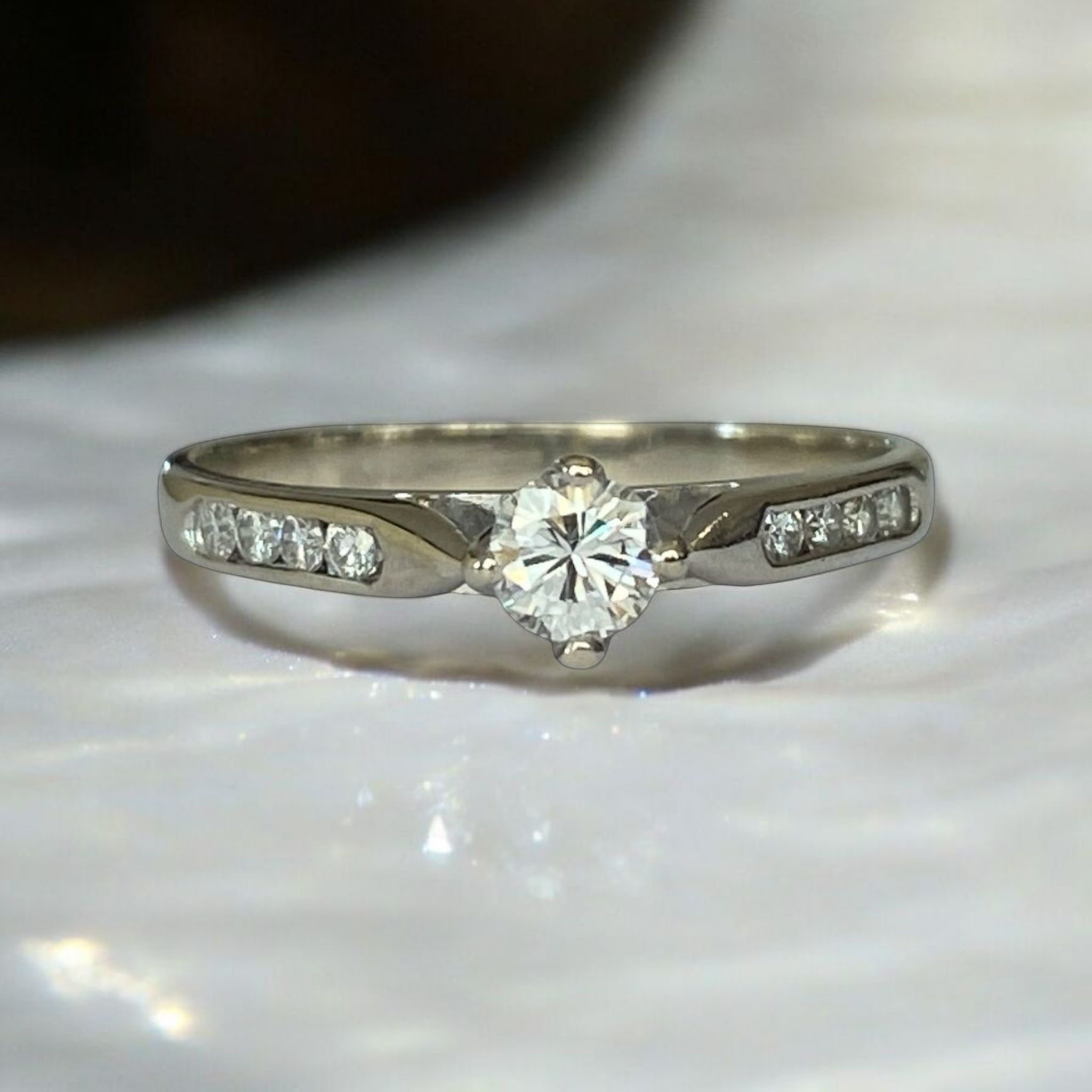 Diamonde 14K White Gold engagement Diamond Ring