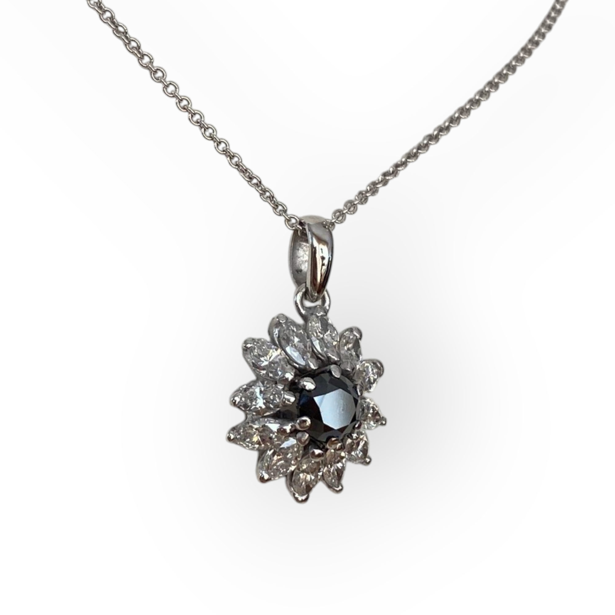White Gold Collier with Designer Flower Diamond Pendant