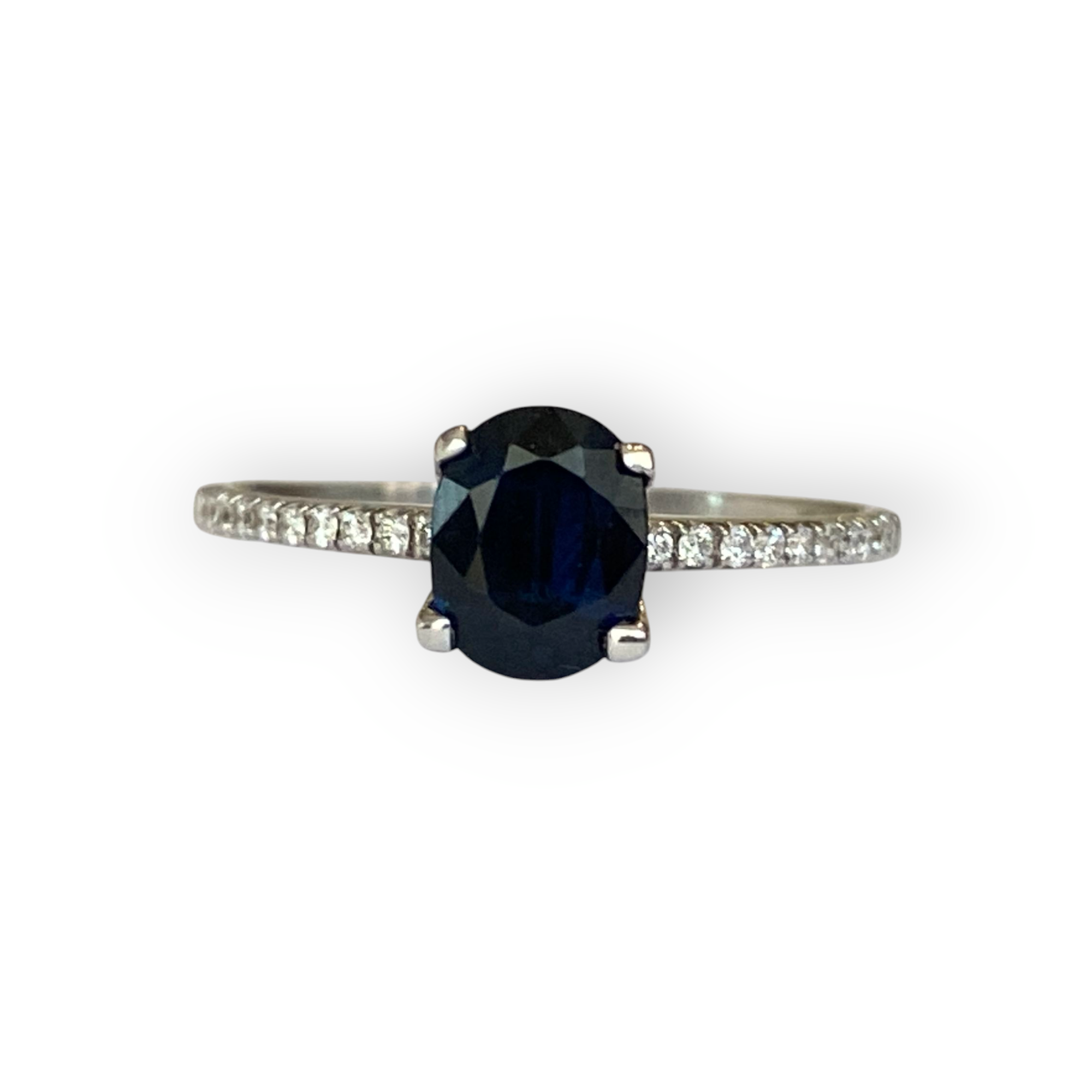 18 Kt. White Gold engagement  Ring with 1.00 Carat Sapphire and Diamonds