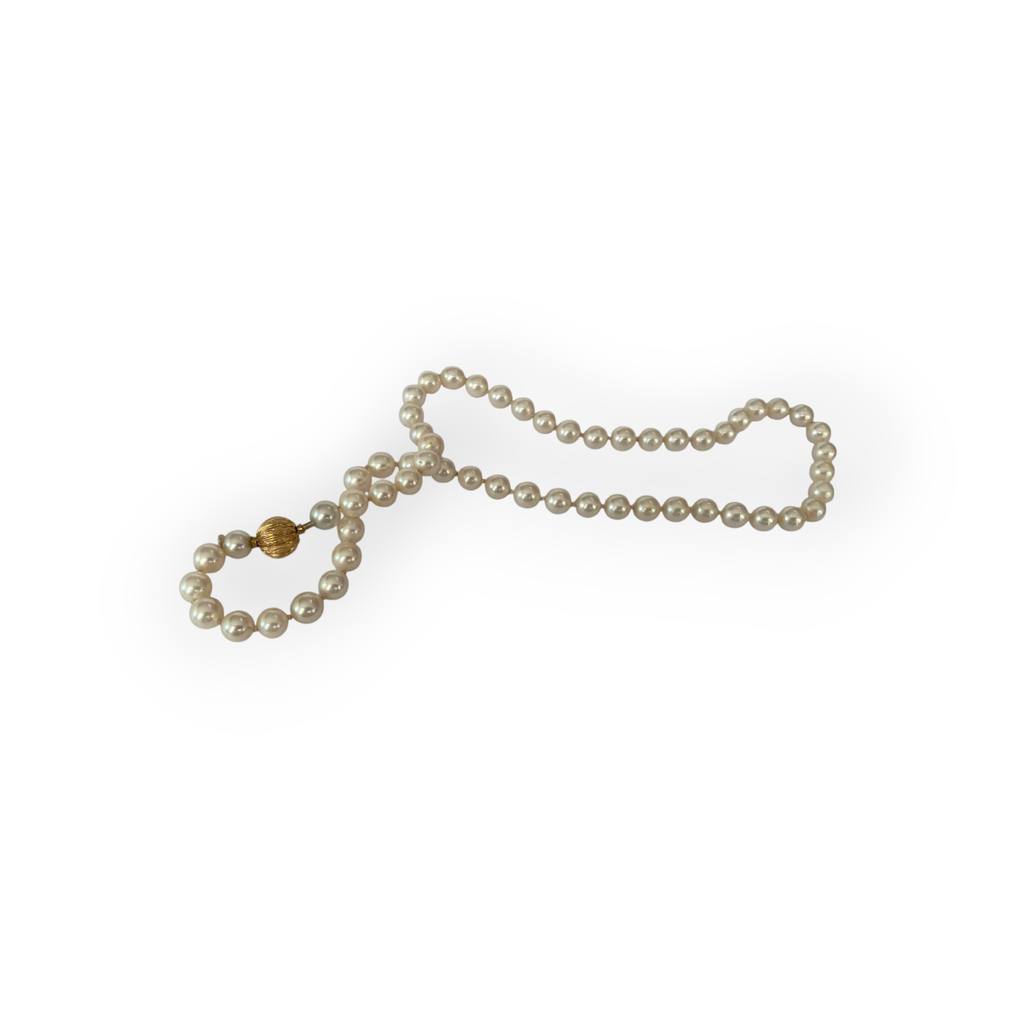 Akoya pearl necklace with 18 kt yellow gold clasp