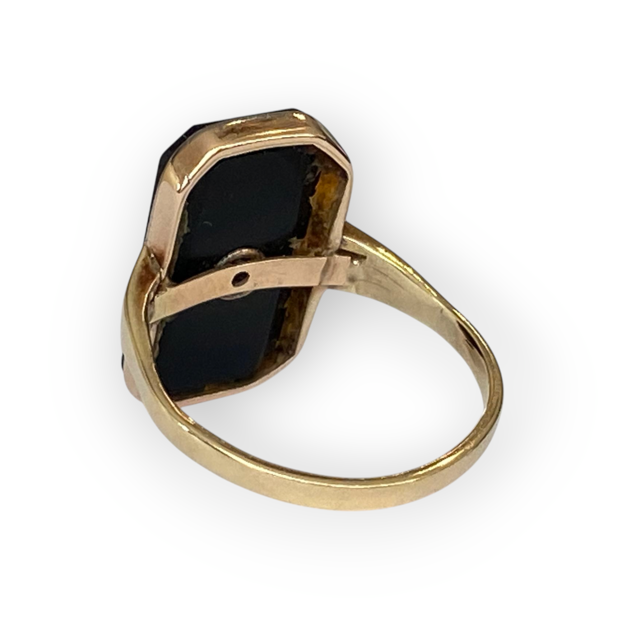 Vintage 14 kt yellow gold  onyx ring  with old cut diamond