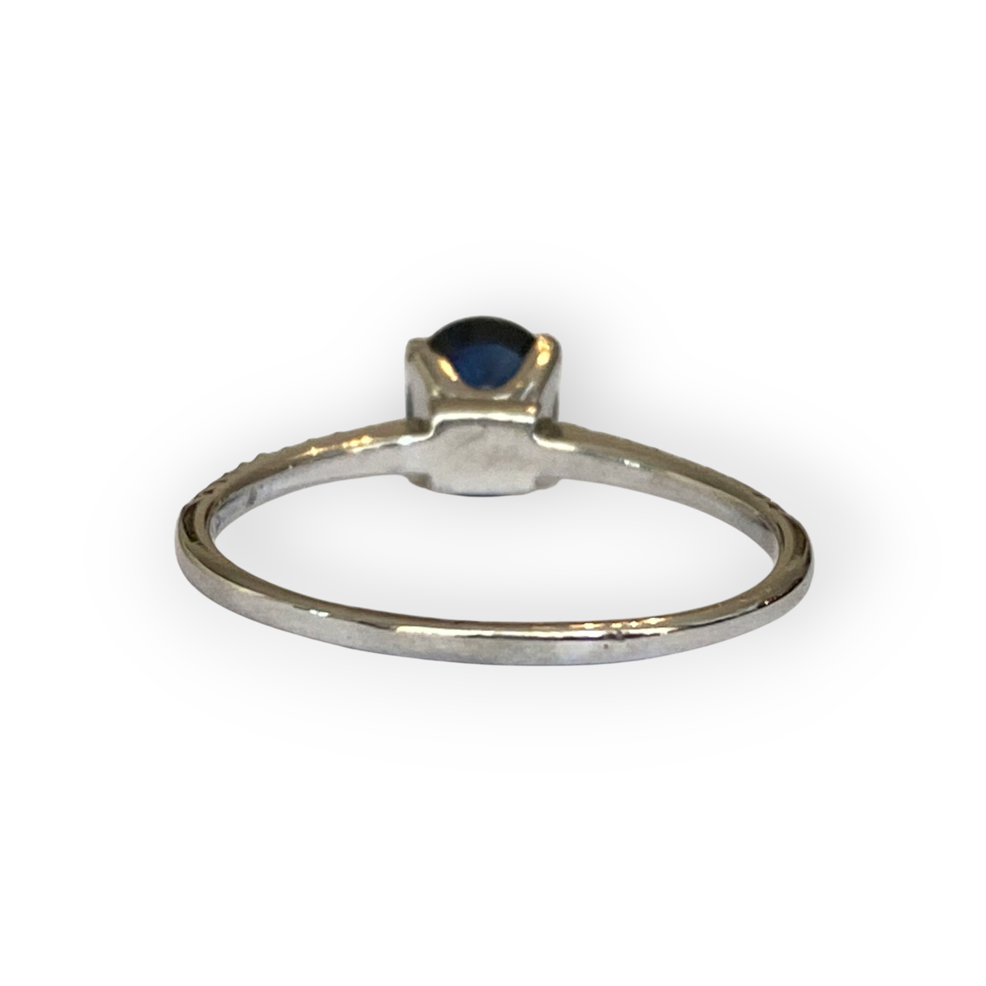 18 Kt. White Gold engagement  Ring with 1.00 Carat Sapphire and Diamonds