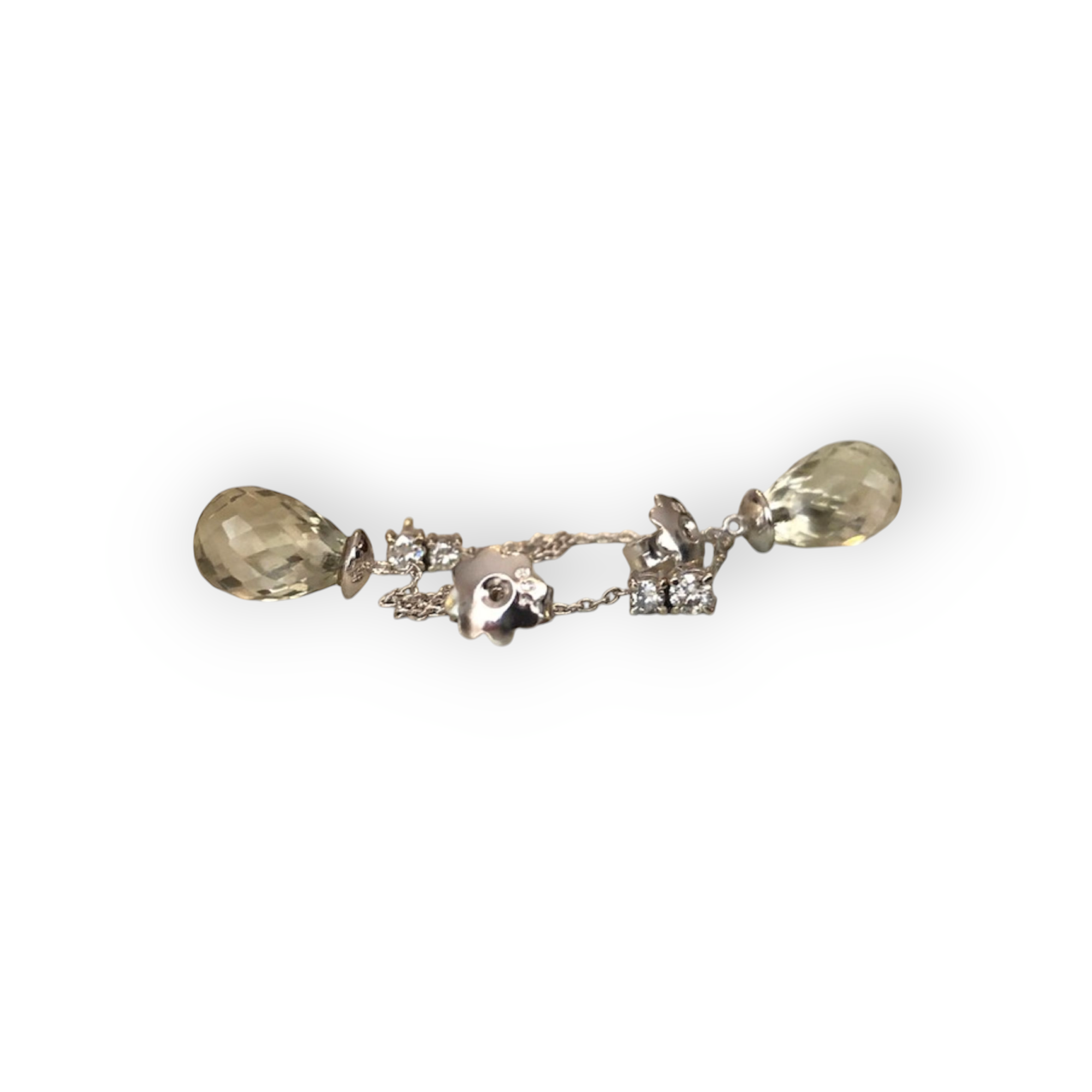 18kt White Gold Drop Earrings with  Amethysts and diamonds