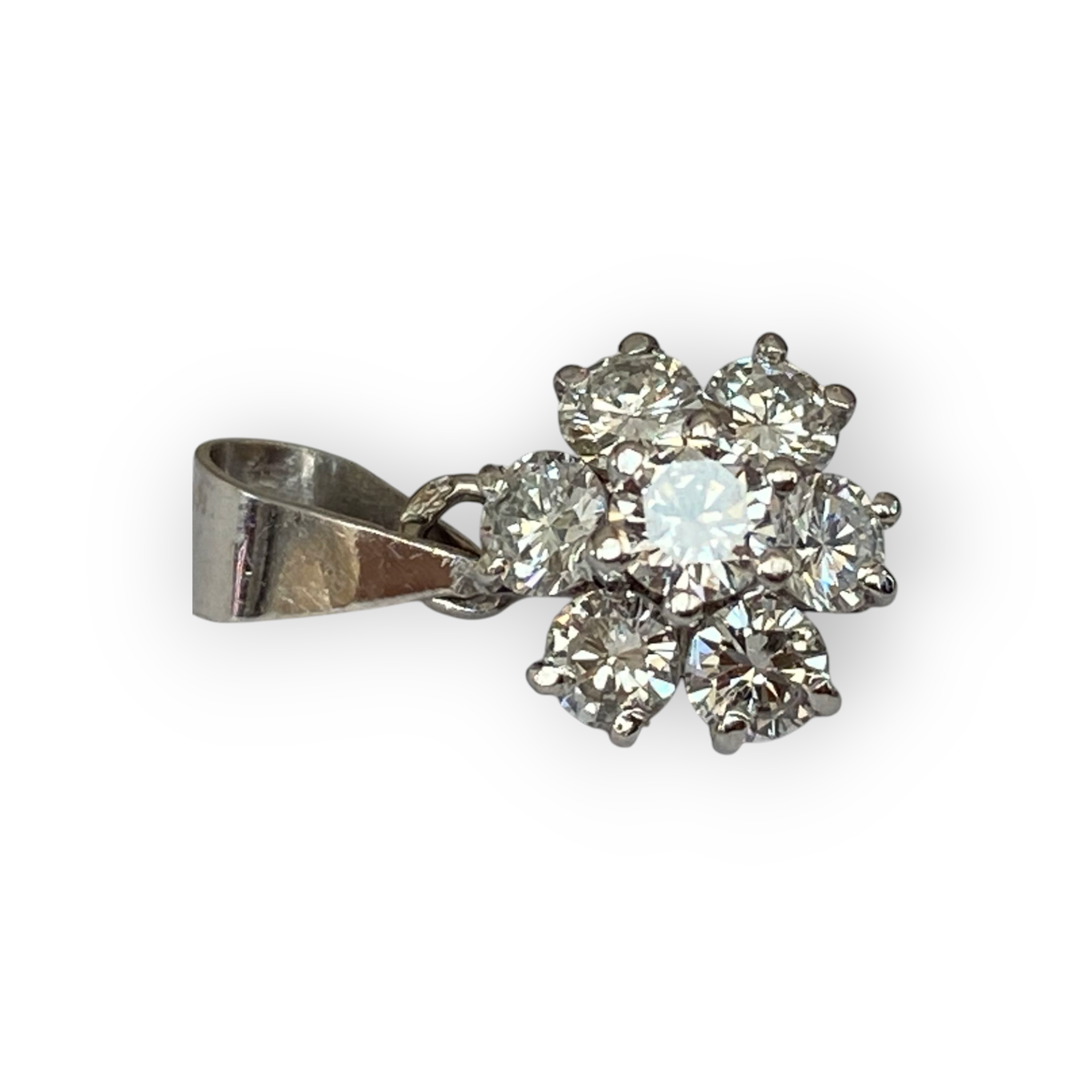 Elegant 14 kt white gold Diamond rosette pendant