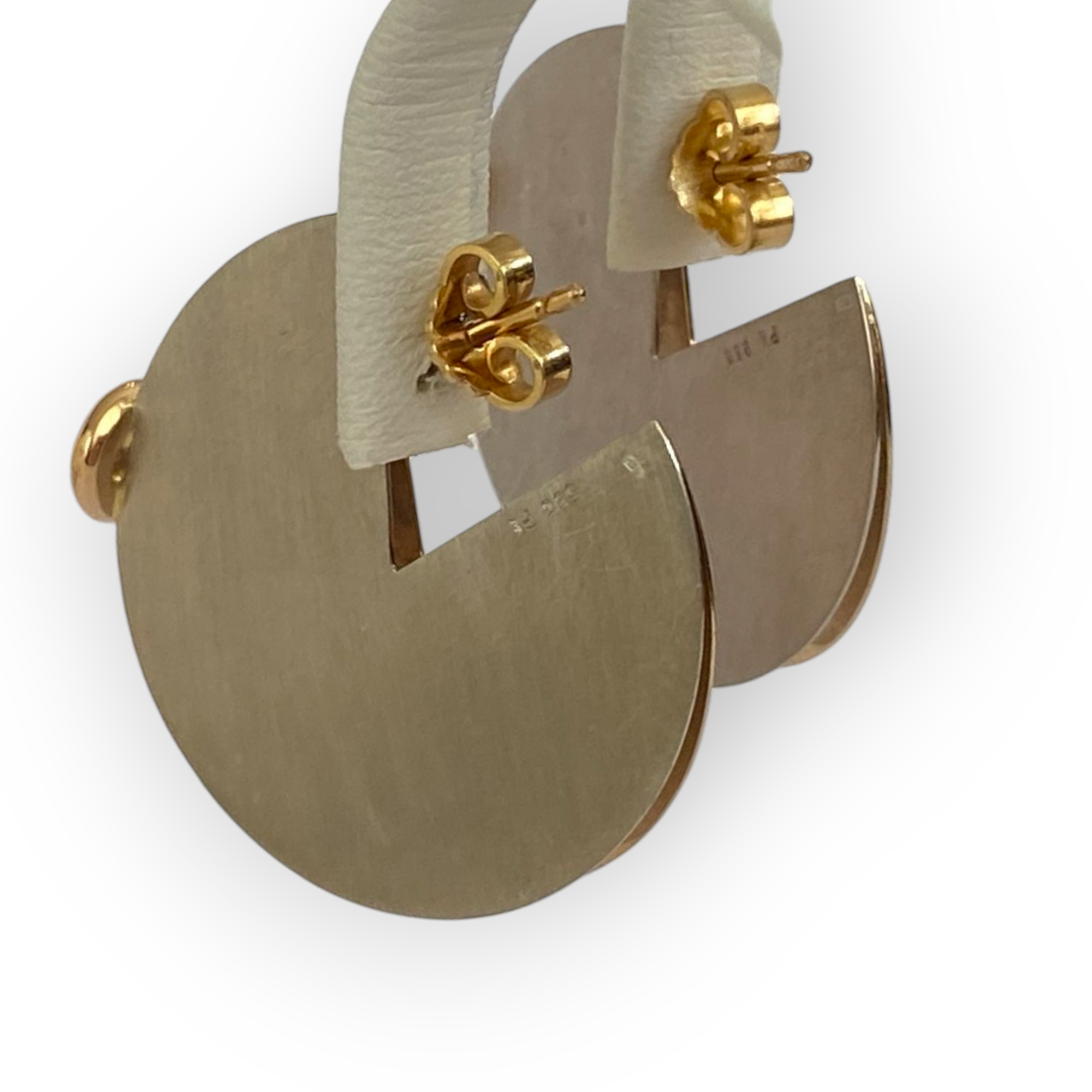 Biegel Frankfurt, Platinum / 18 kt yellow gold stud solitaire diamond  earrings