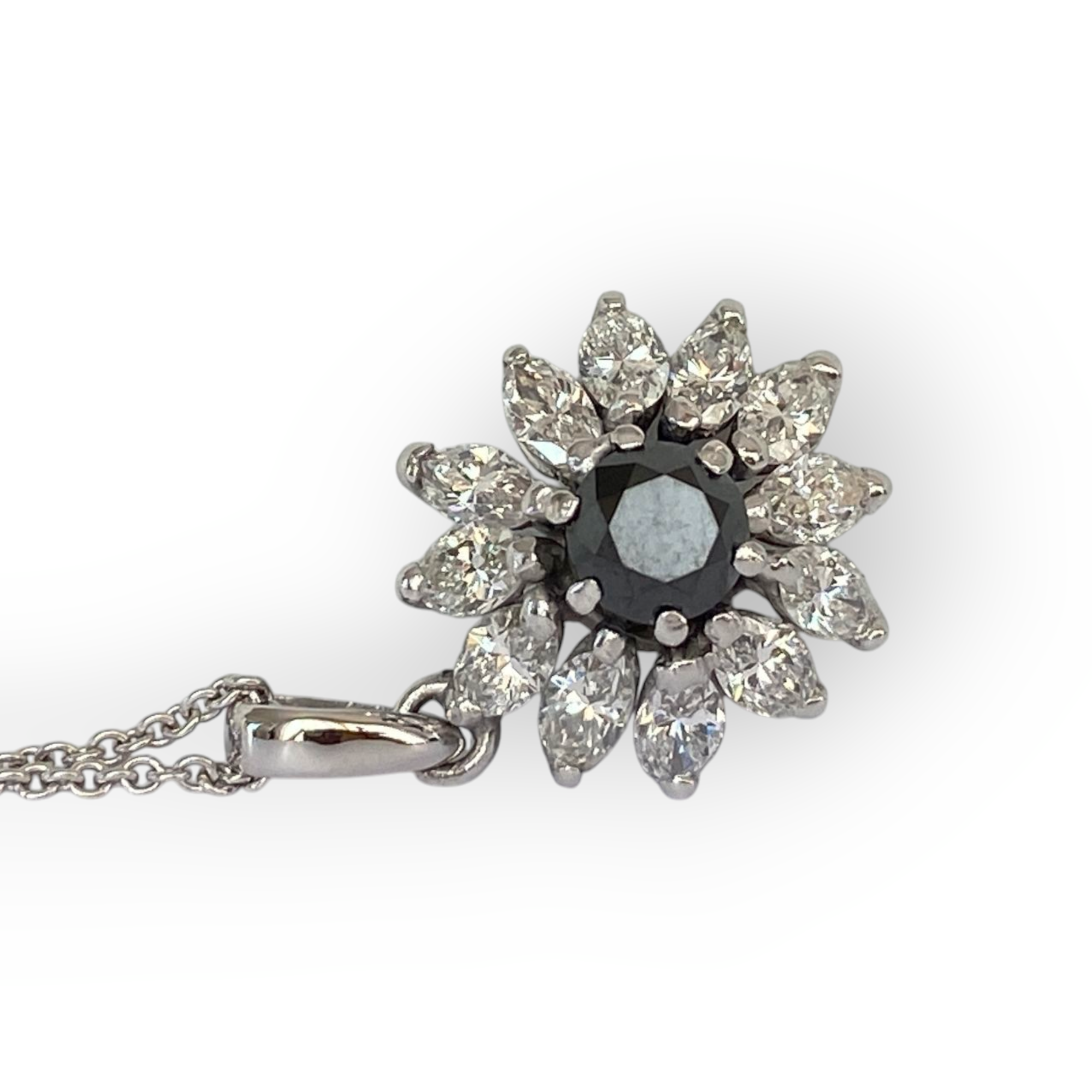 White Gold Collier with Designer Flower Diamond Pendant