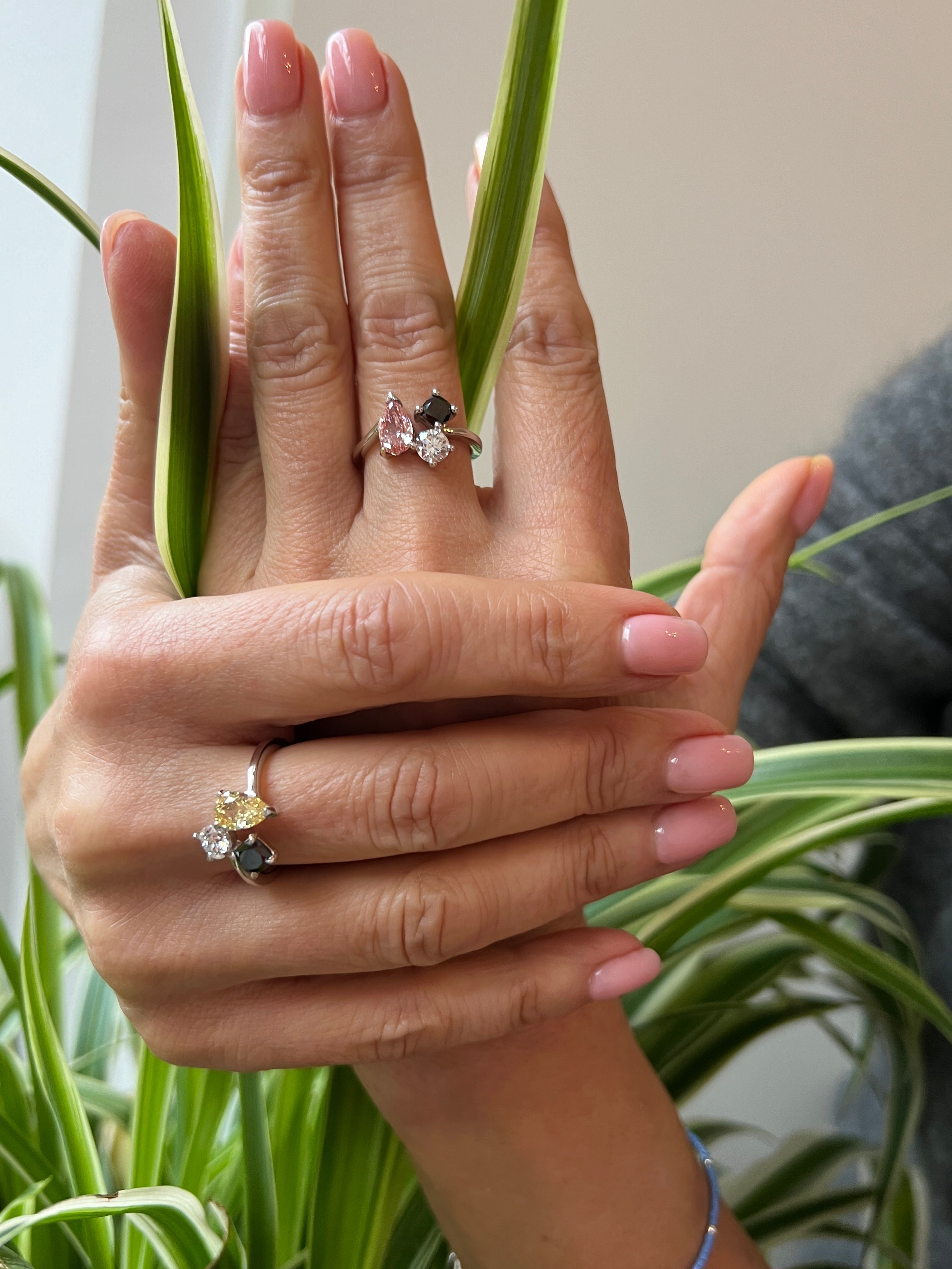 18K White Gold Exclusive Engagement Ring – 