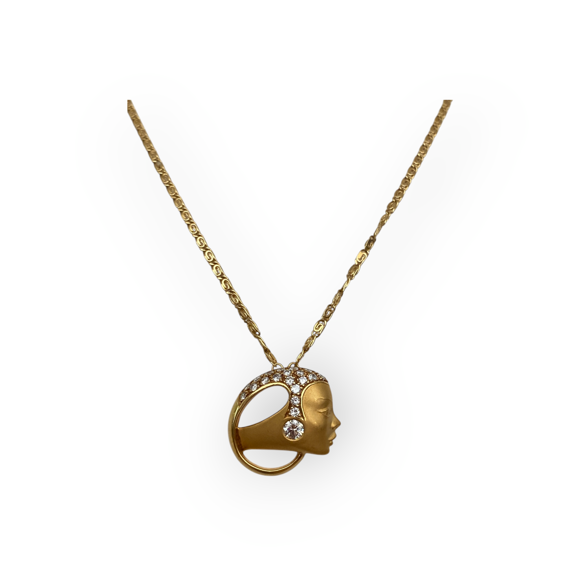 Carrera y Carrera Lady Head 18K Yellow Gold Diamond Pendant – A Masterpiece of Artistry and Elegance