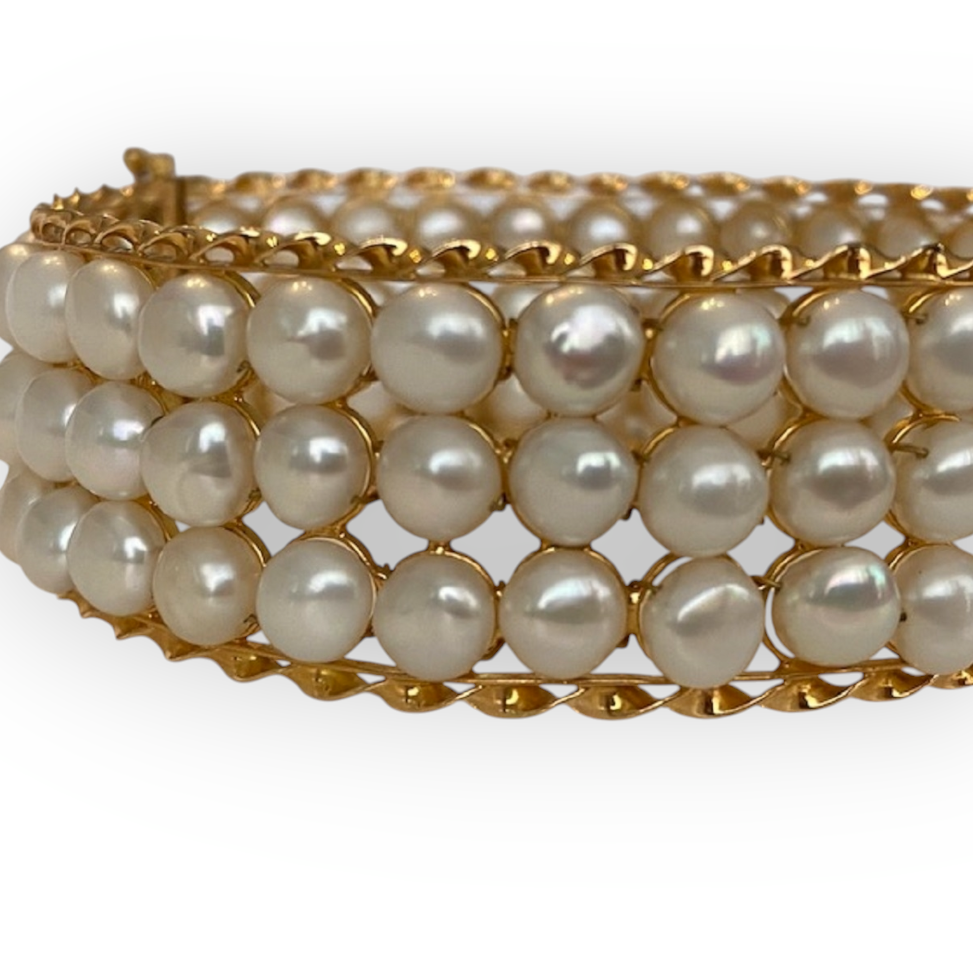 18K Vintage Yellow Gold 3-Row Cultured Pearl Bracelet – A Timeless Statement of Elegance
