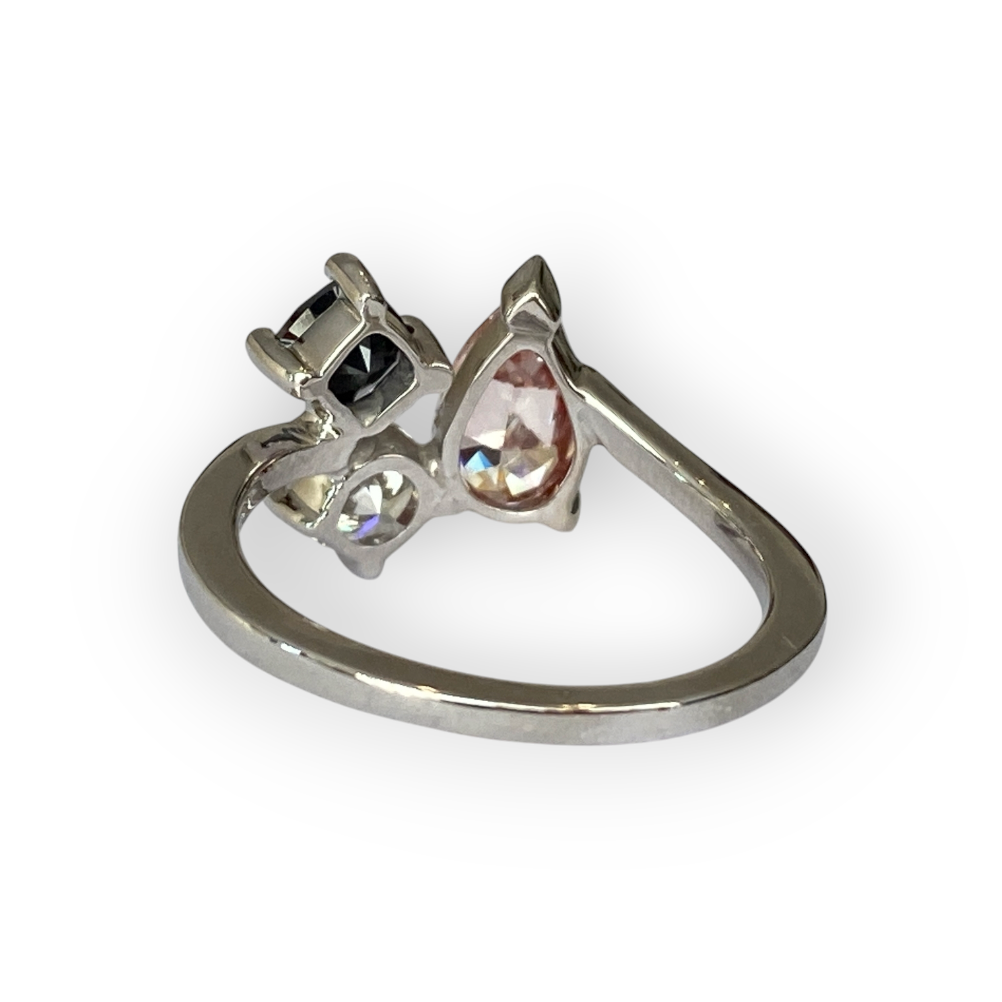 18K White Gold Exclusive Engagement Ring – 