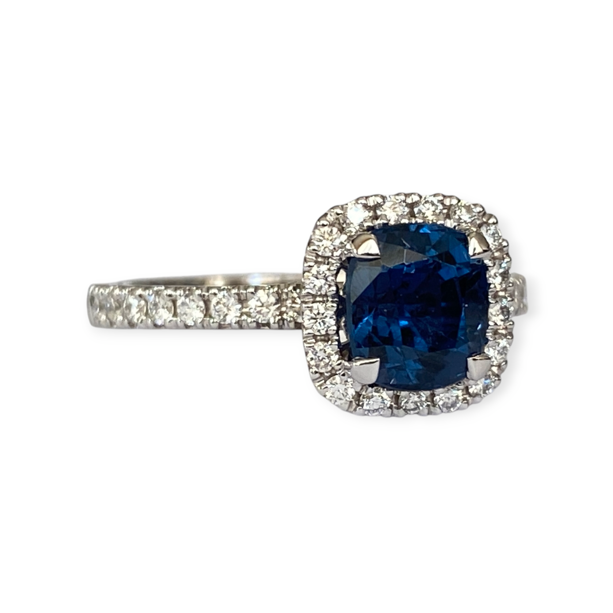 Certified 1.54 ct Natural color change Spinel and Diamonds 18 kt gold ring