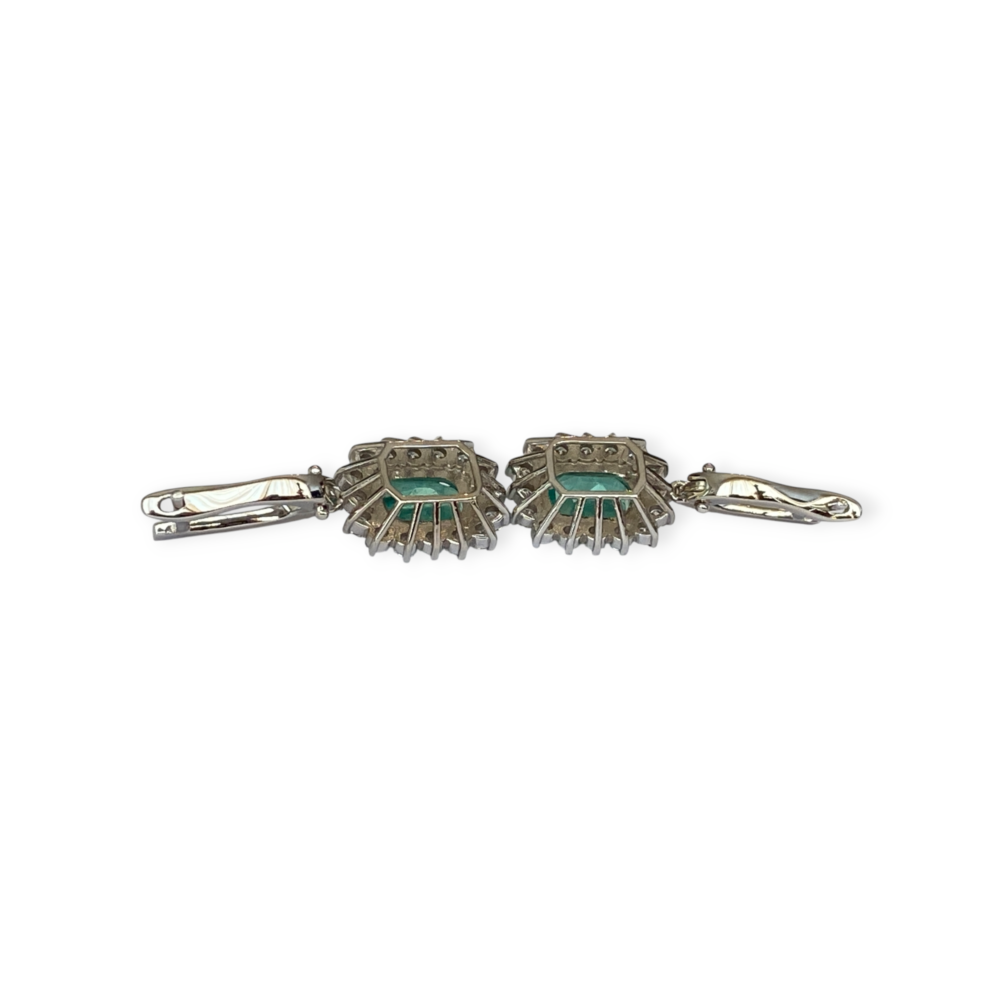 Certified 18 kt. White gold Dangle Earrings with Emerald and  Diamonds