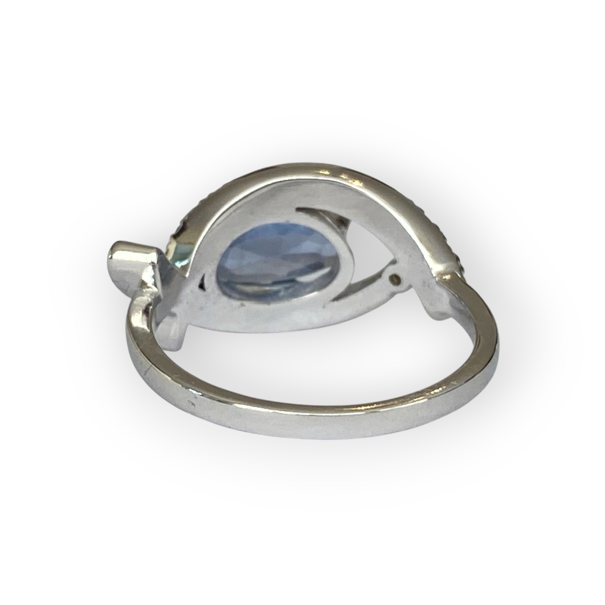 Certified 1.85 Carat Ceylon Sapphire & Diamond White Gold Ring