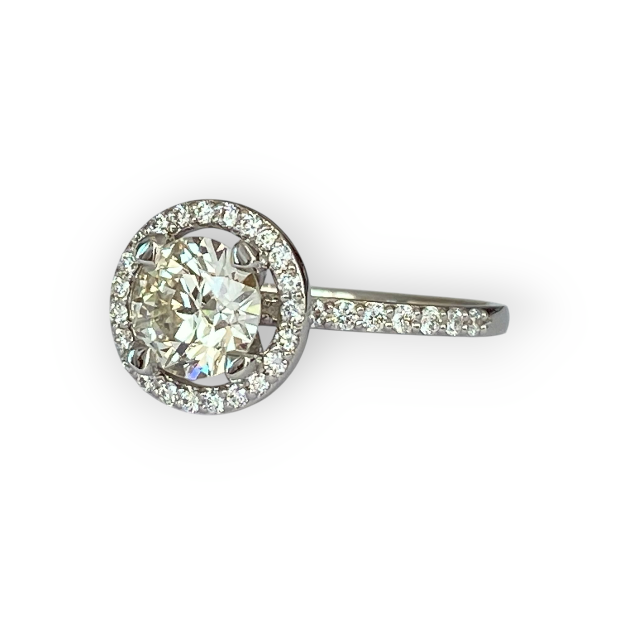 18K White Gold Solitaire Ring with 1.08 Ct Brilliant-Cut Diamond & Accent Diamonds