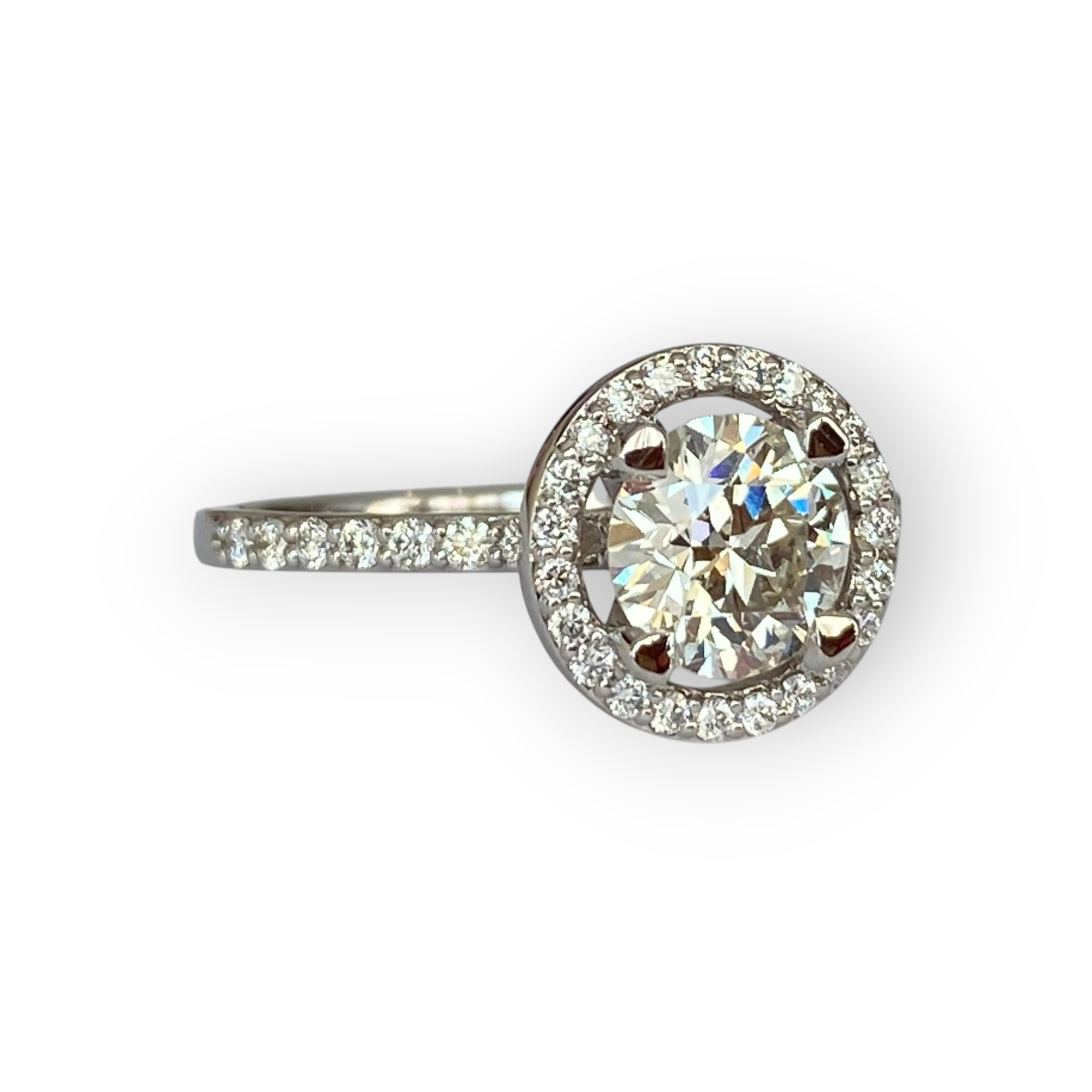 18K White Gold Solitaire Ring with 1.08 Ct Brilliant-Cut Diamond & Accent Diamonds