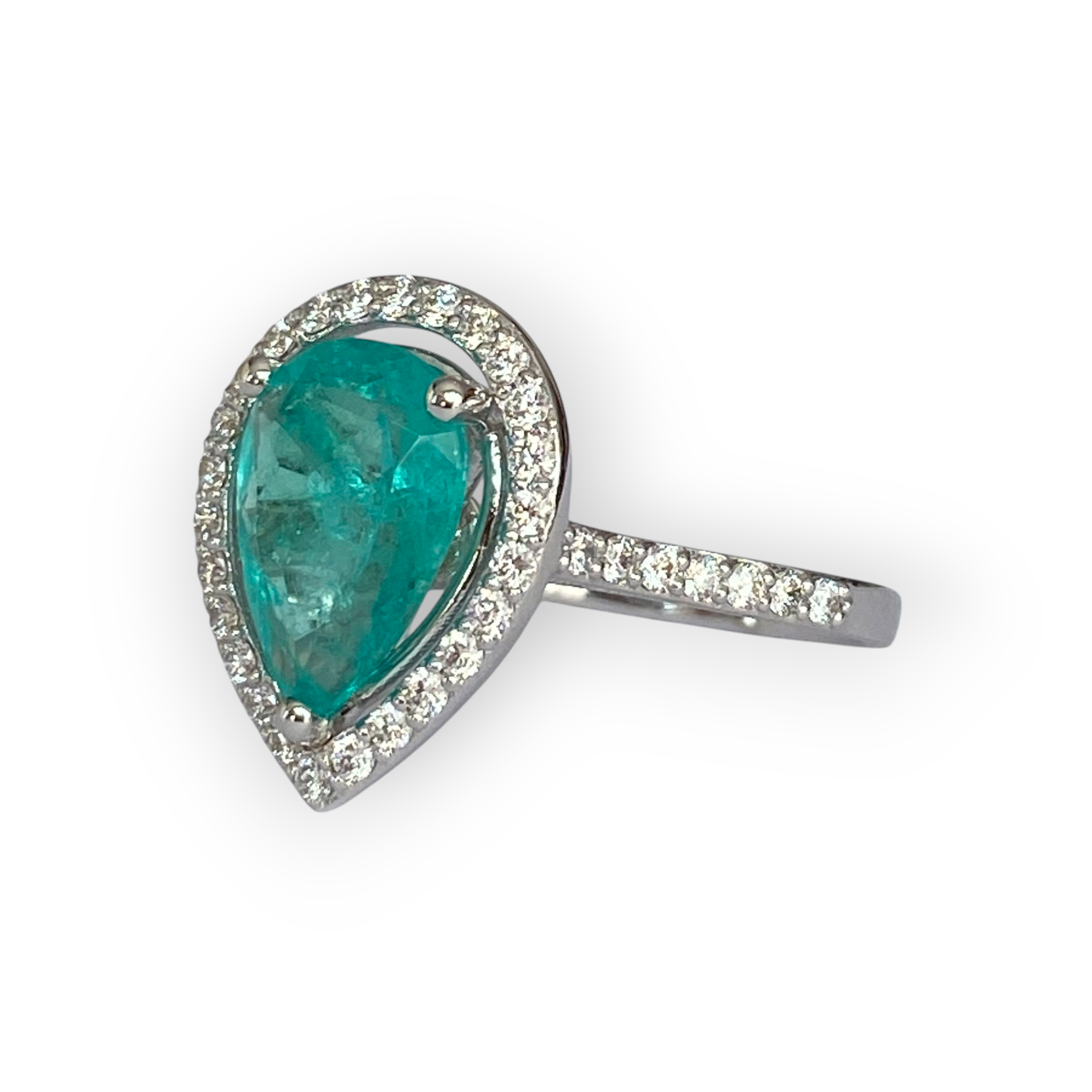 18K White Gold 2.30 Ct Emerald & Diamond 