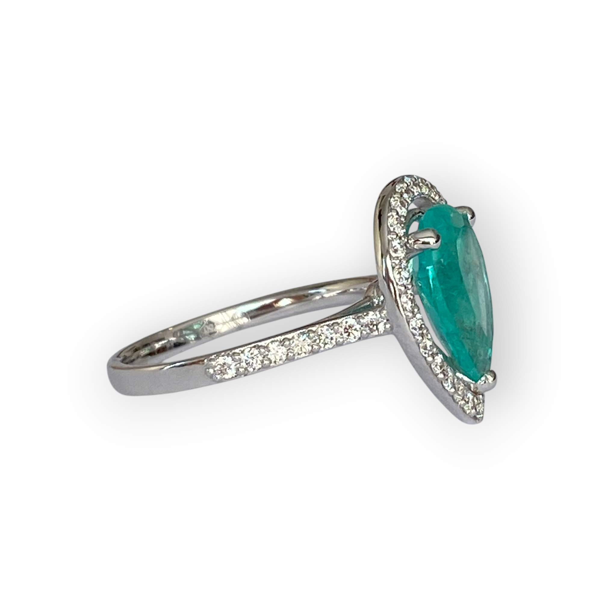 18K White Gold 2.30 Ct Emerald & Diamond 