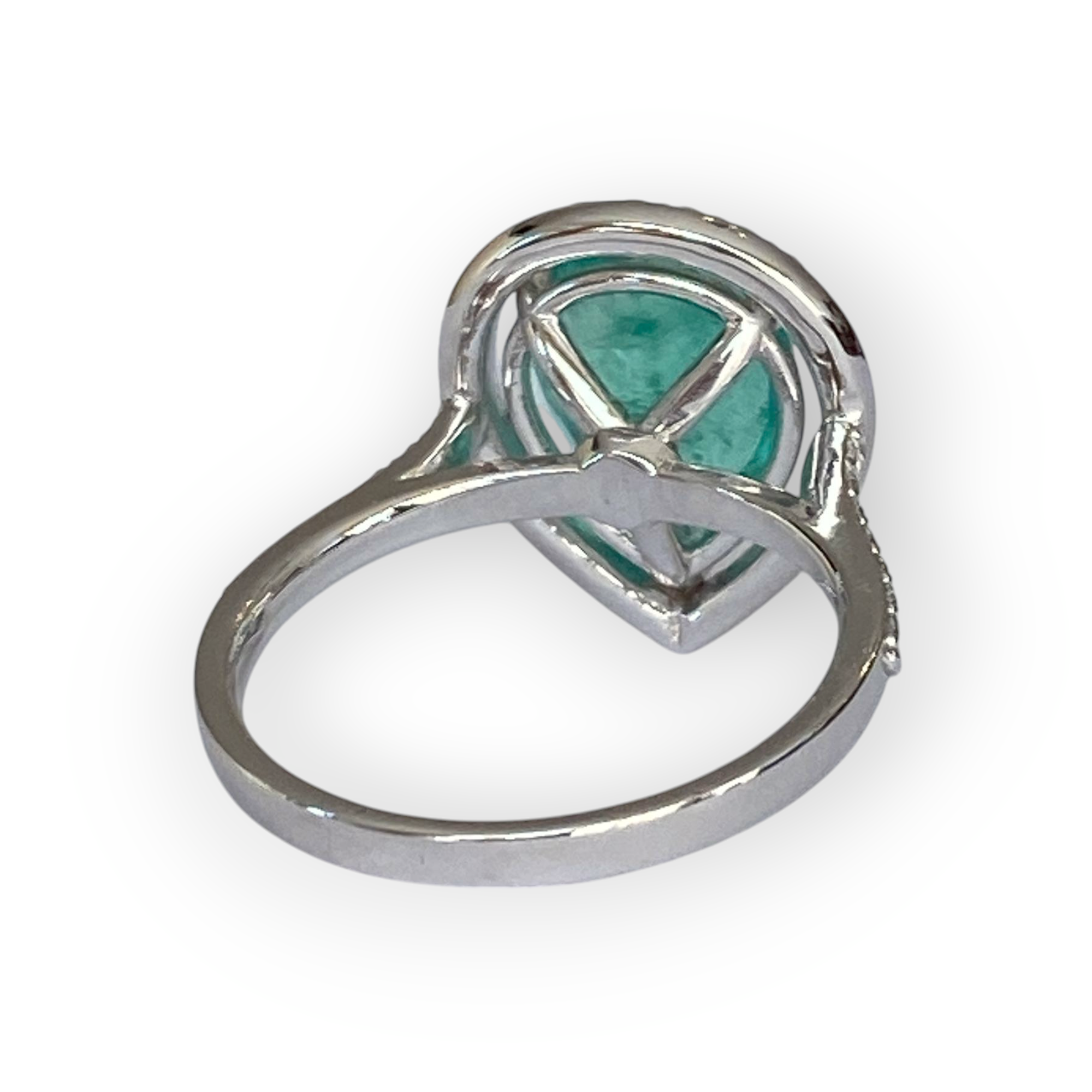 18K White Gold 2.30 Ct Emerald & Diamond 