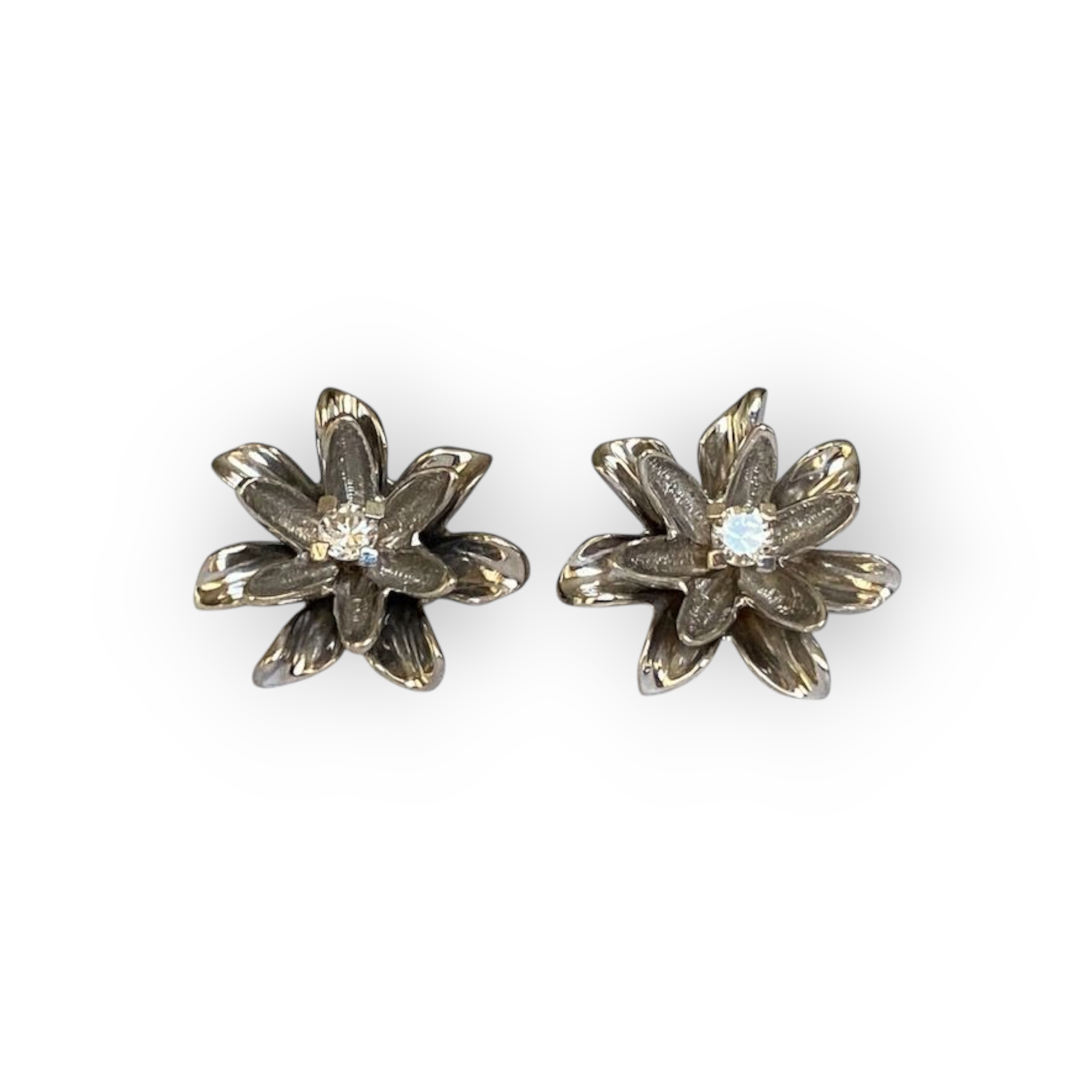 14K White Gold Floral Design Diamond Earrings