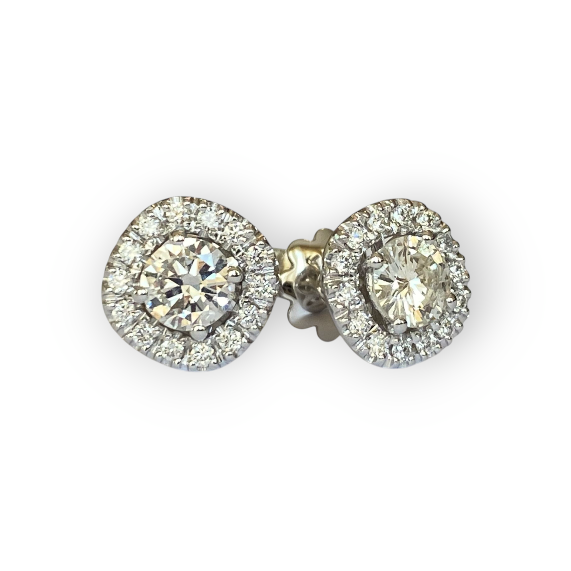 18K White Gold Halo Solitaire Stud Earrings with Diamonds