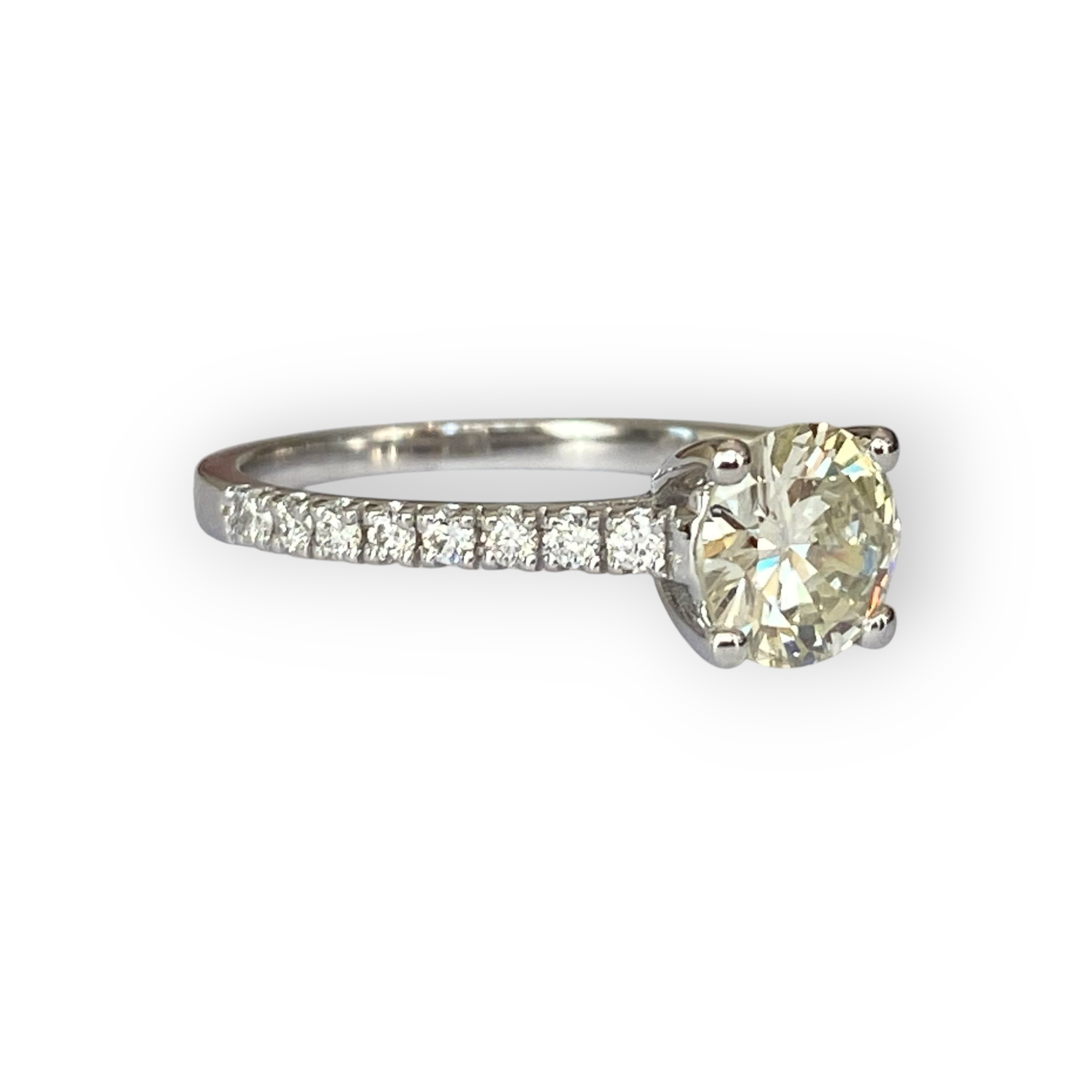 18K White Gold Solitaire Ring with 0.98 Ct Brilliant-Cut Diamond & Accent Diamonds