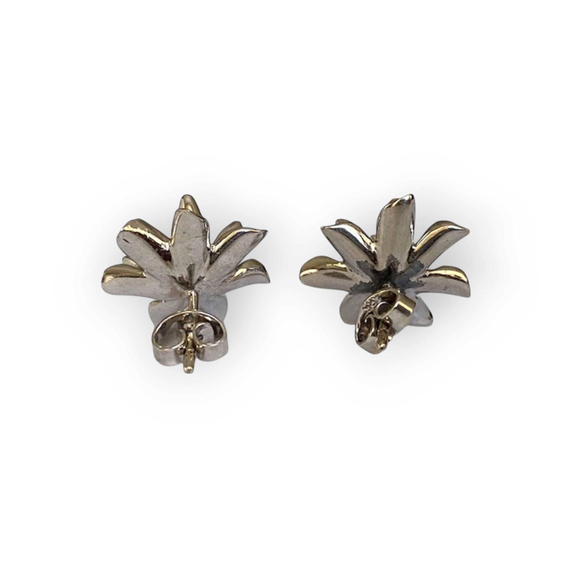 14K White Gold Floral Design Diamond Earrings