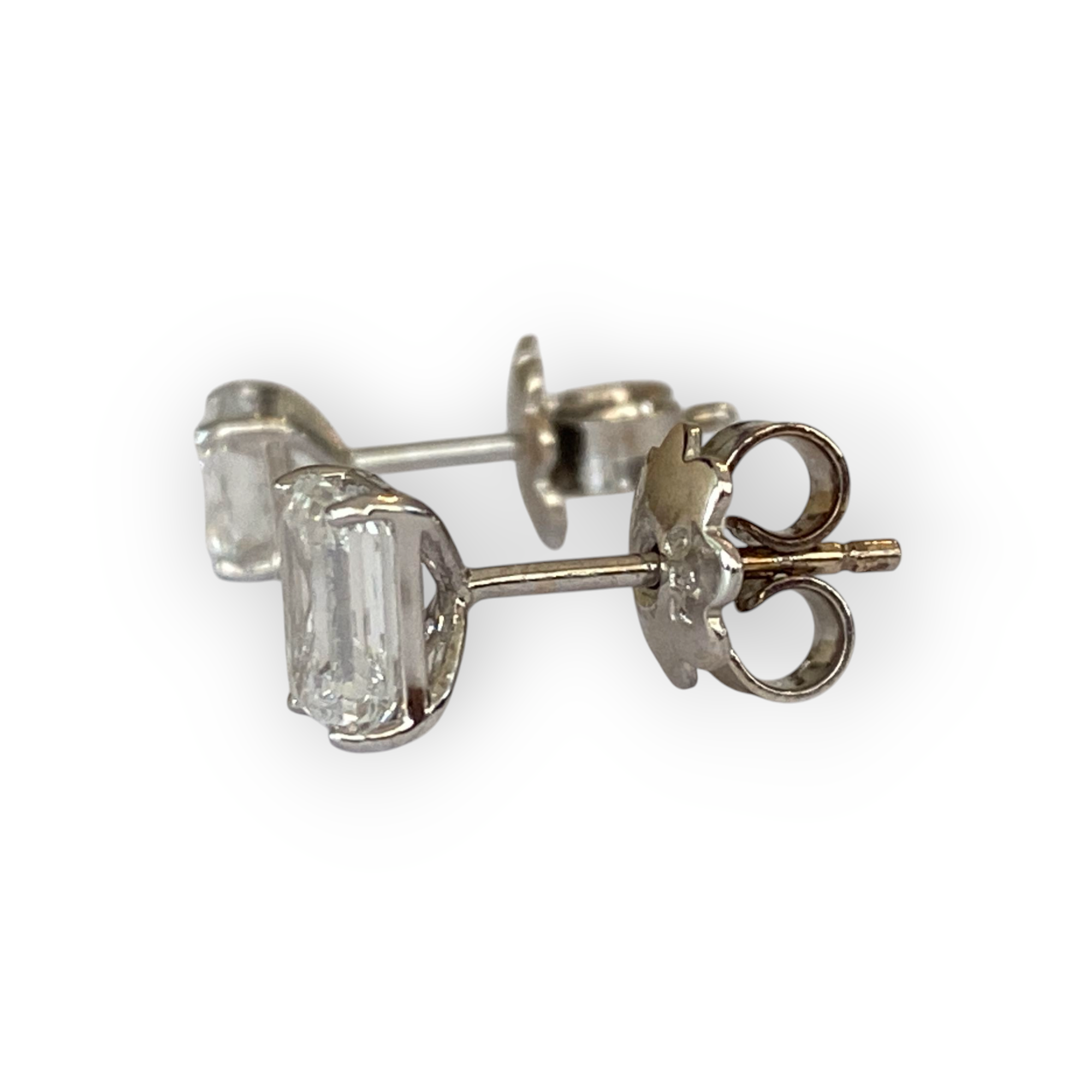 Lab-Grown Diamond Solitaire Stud Earrings 1.55 Ct in 18K Gold