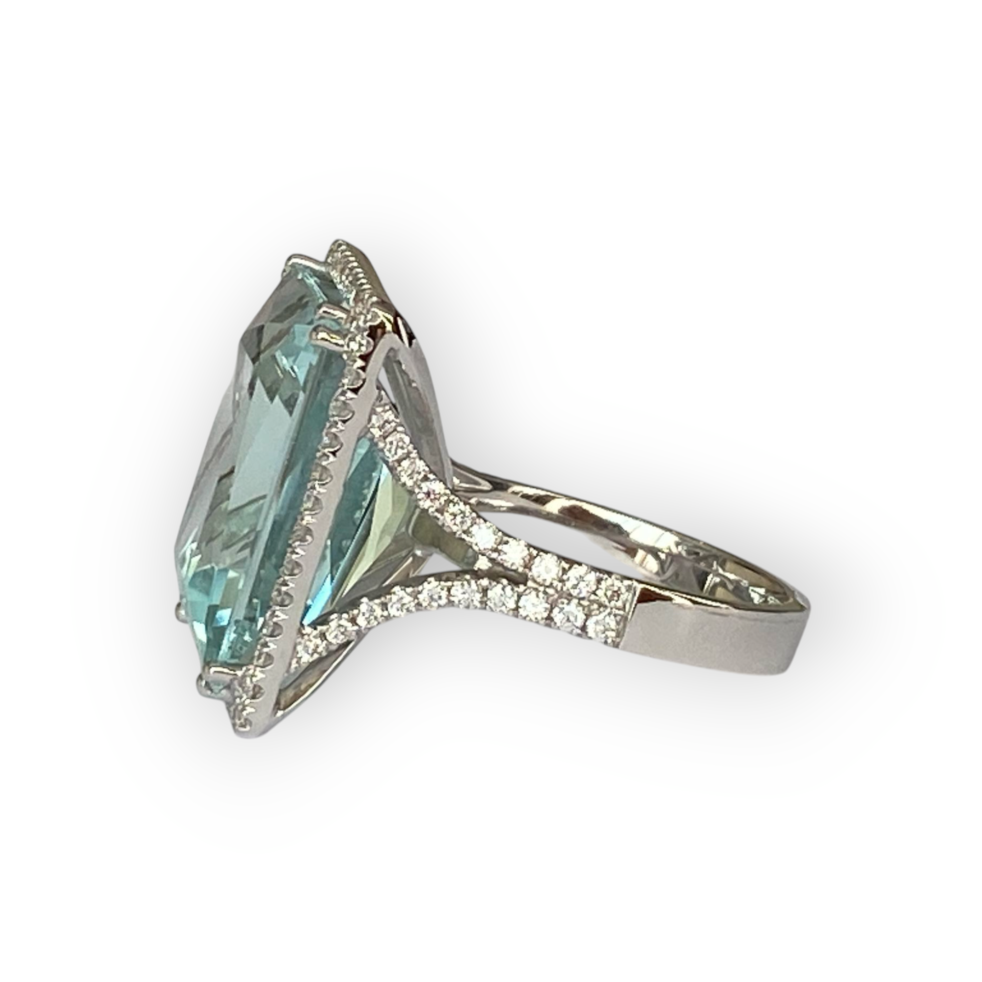 Certified 18K White hand made Gold Ring with 18.00 Ct Aquamarine & Diamonds