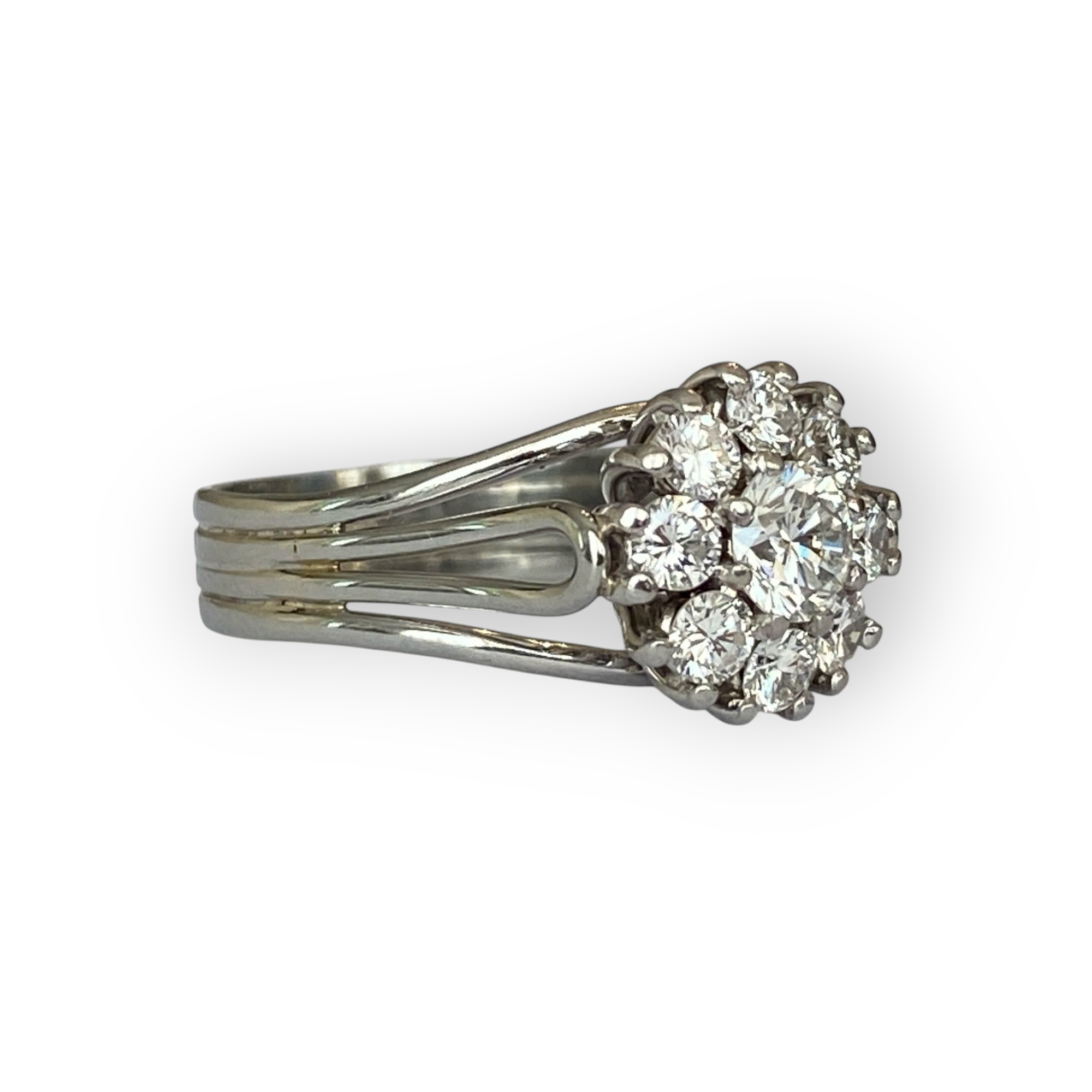 18K Vintage White Gold Rosette Cocktail Diamonds Ring