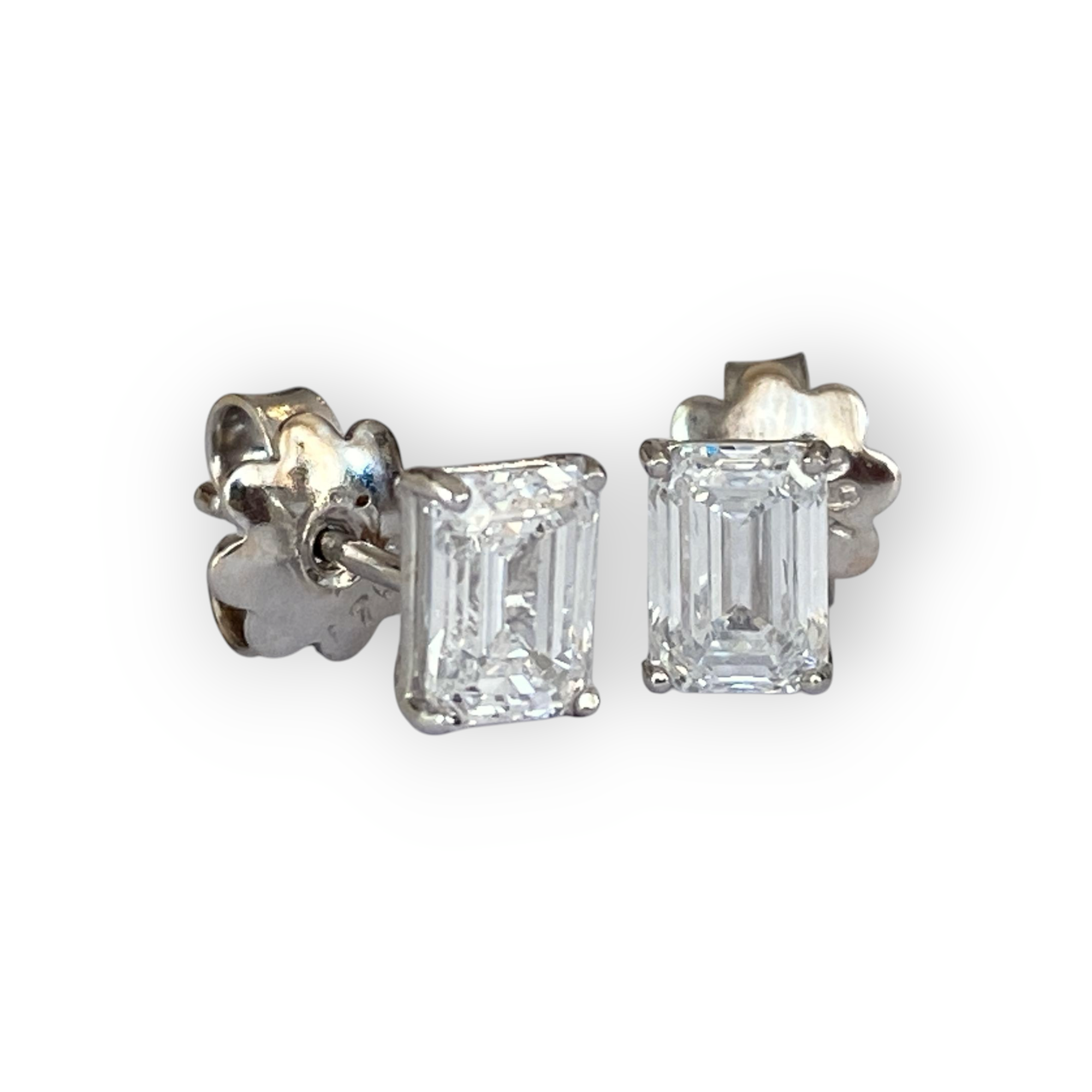 Lab-Grown Diamond Solitaire Stud Earrings 1.55 Ct in 18K Gold