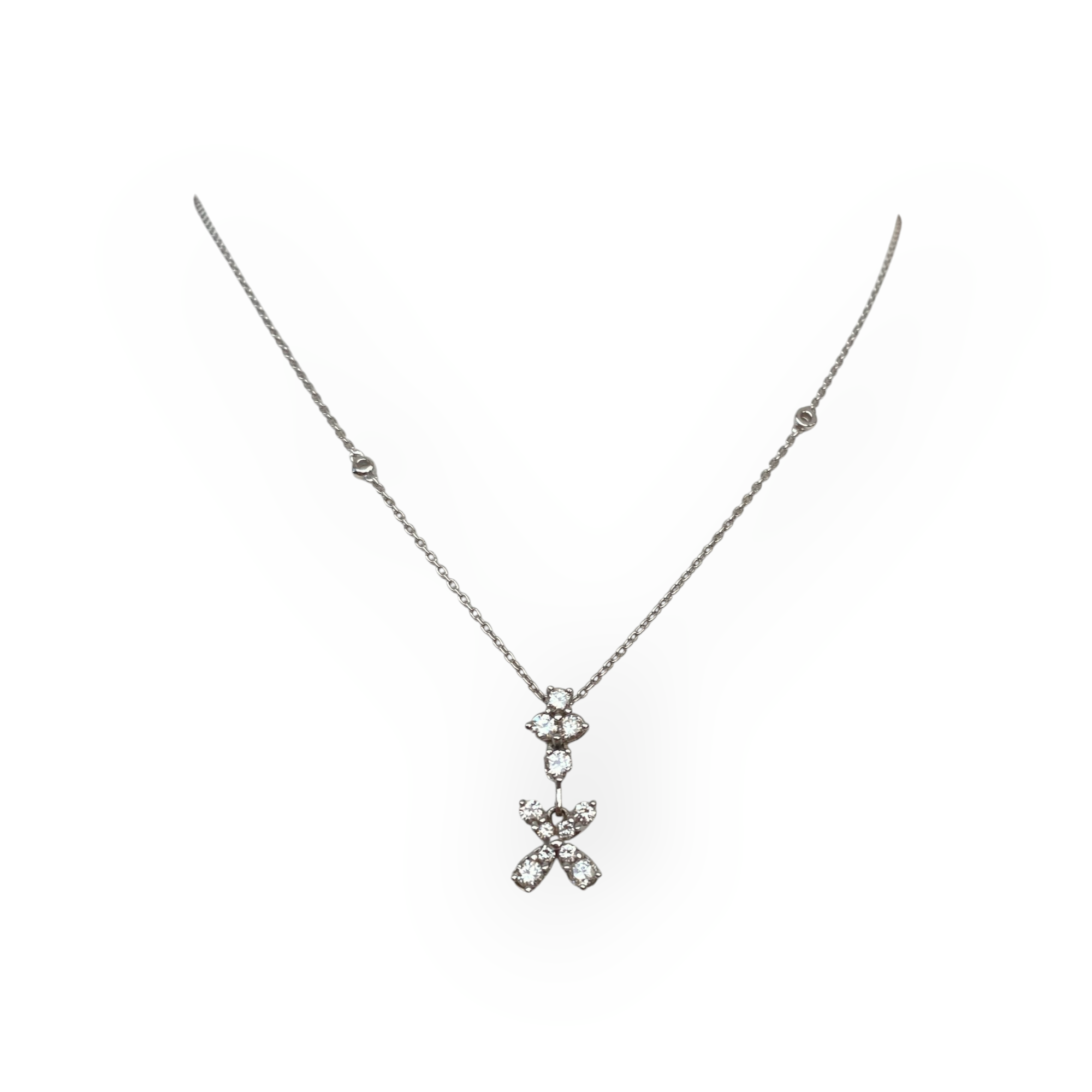 18K White Gold Necklace with Flower Pendant & Diamonds