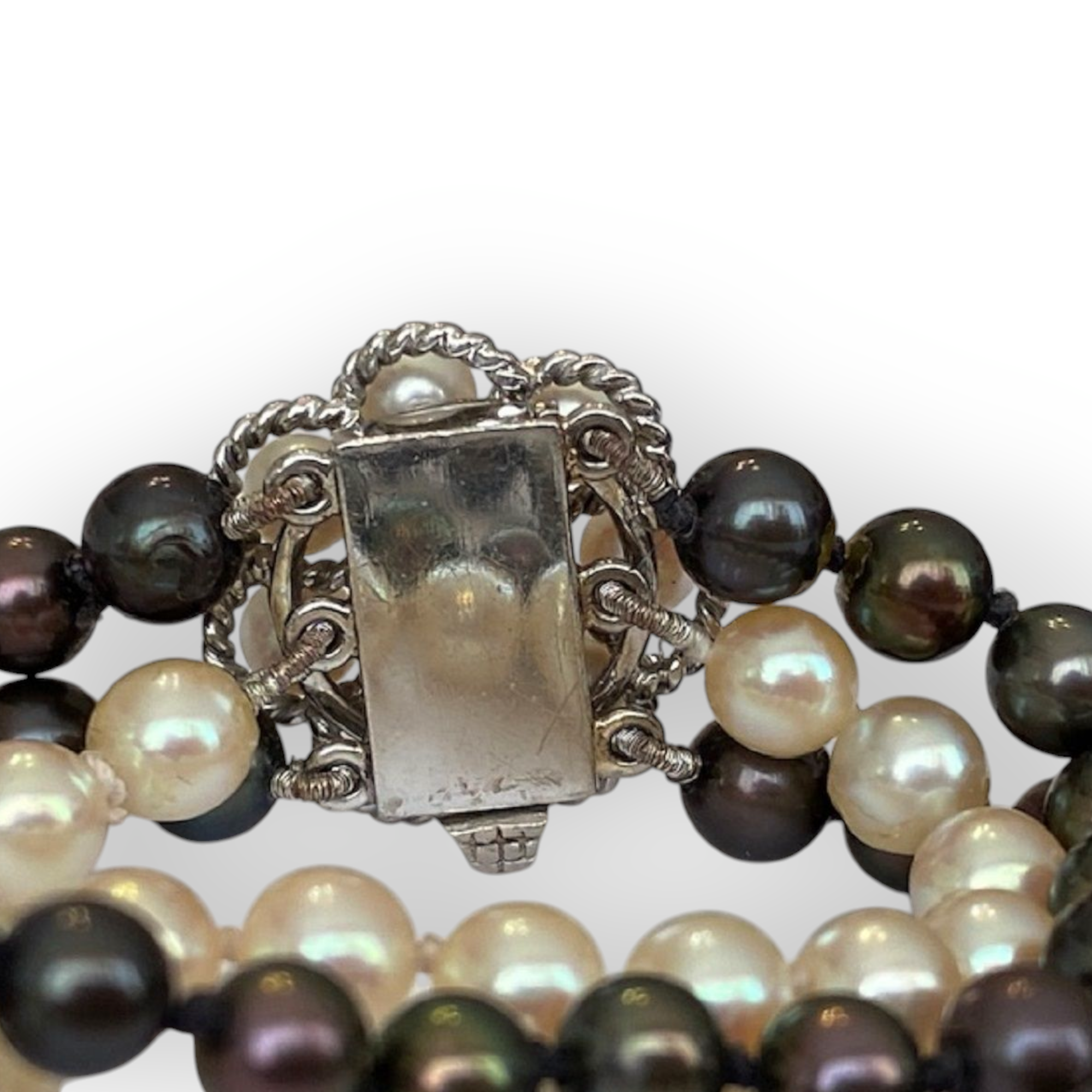 Vintage Pearl Bracelet with Gold Clasp