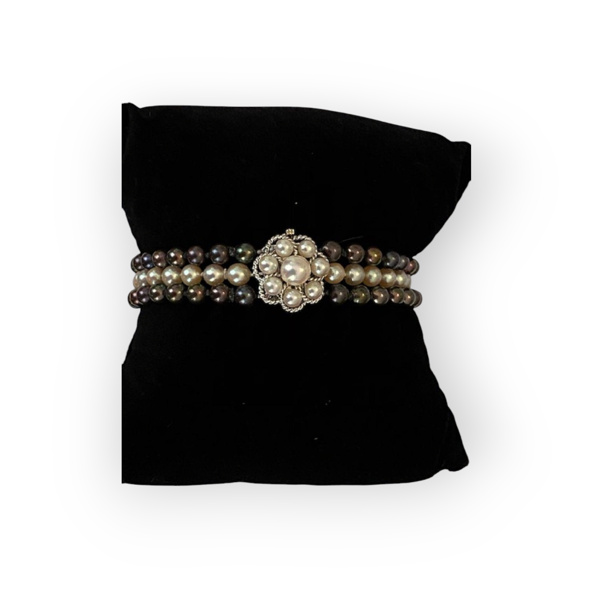 Vintage Pearl Bracelet with Gold Clasp