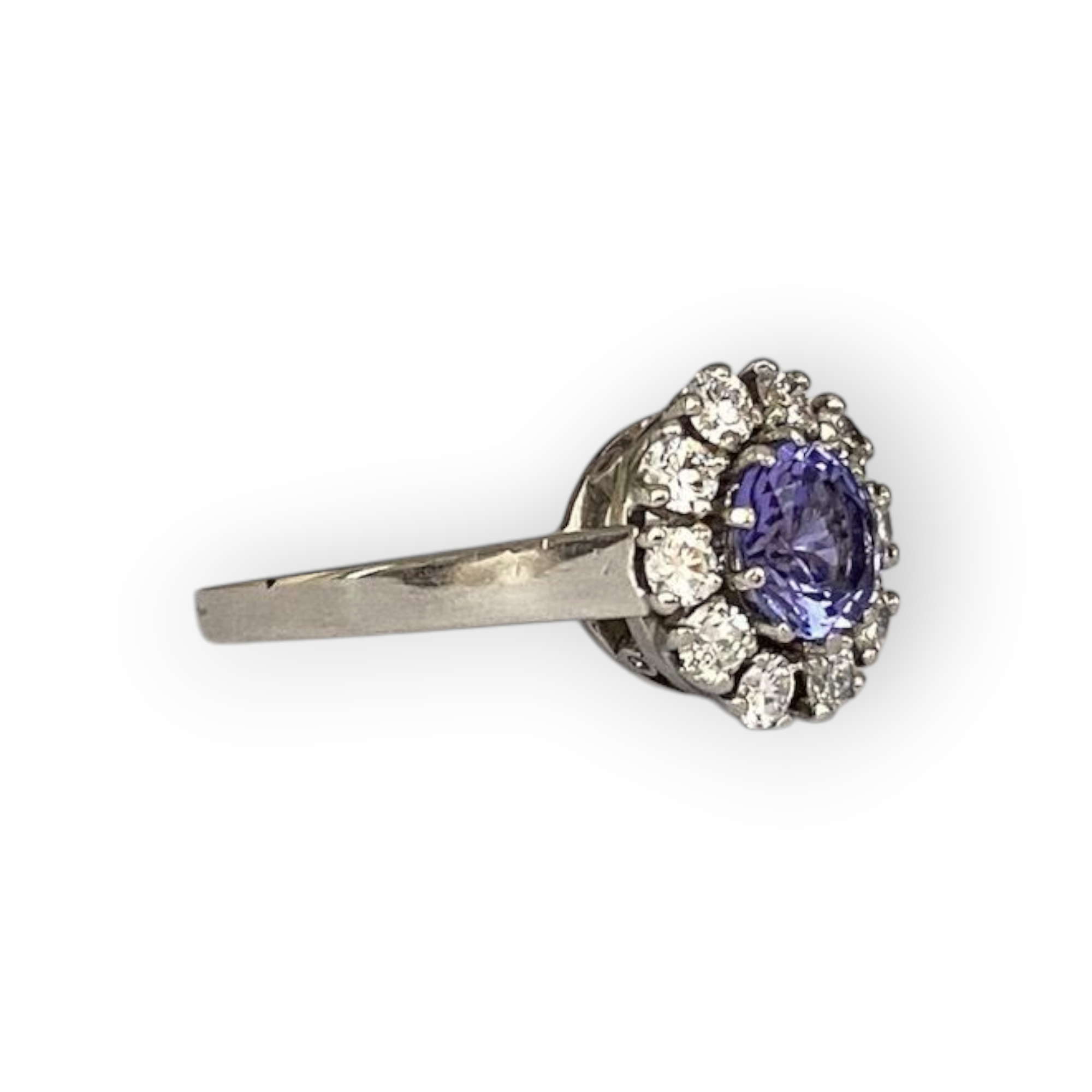 18K Vintage White Gold Rosette Diamond Ring with 0.90 Ct Tanzanite