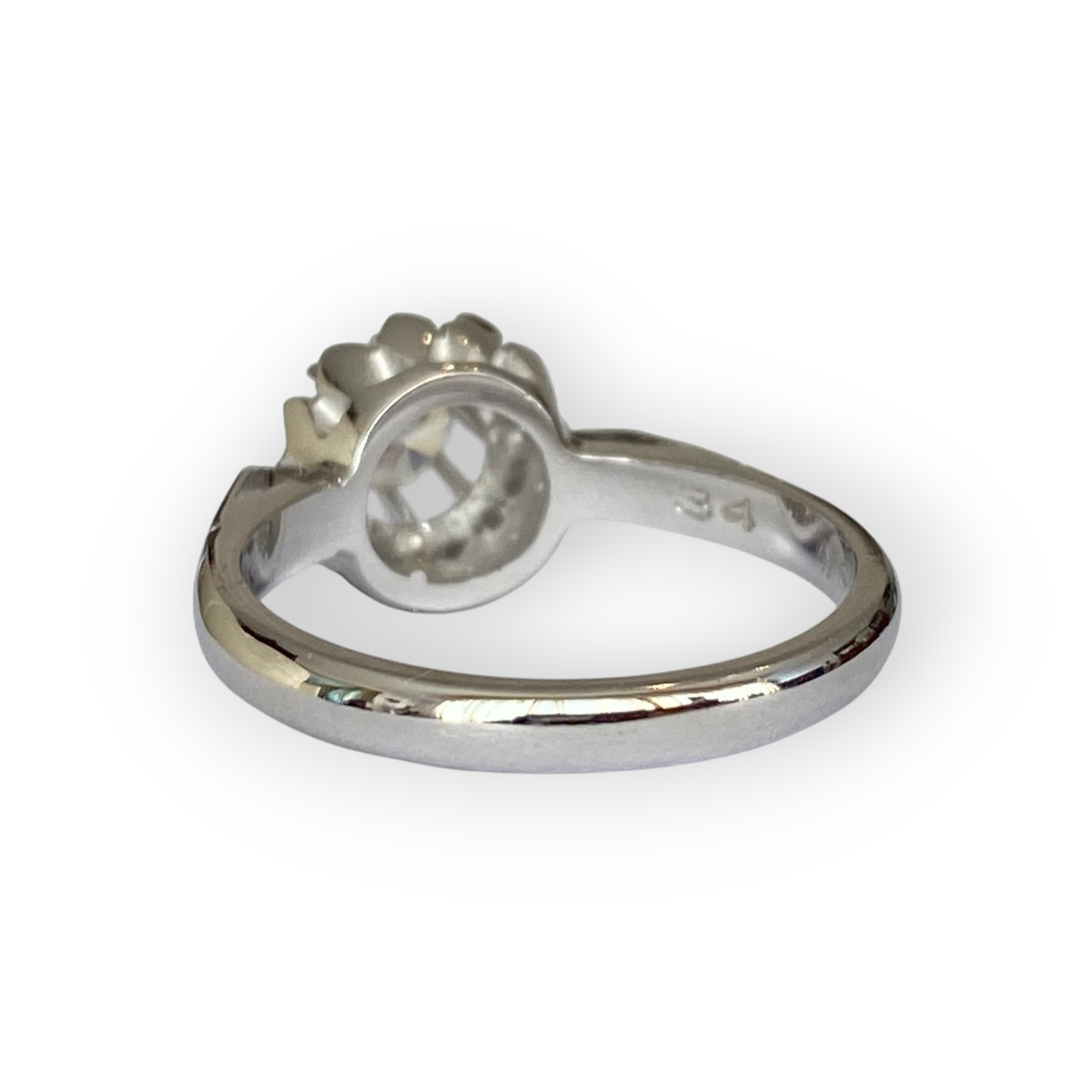 Vintage 18K Gold Engagement Ring with 0.34 Ct Diamond