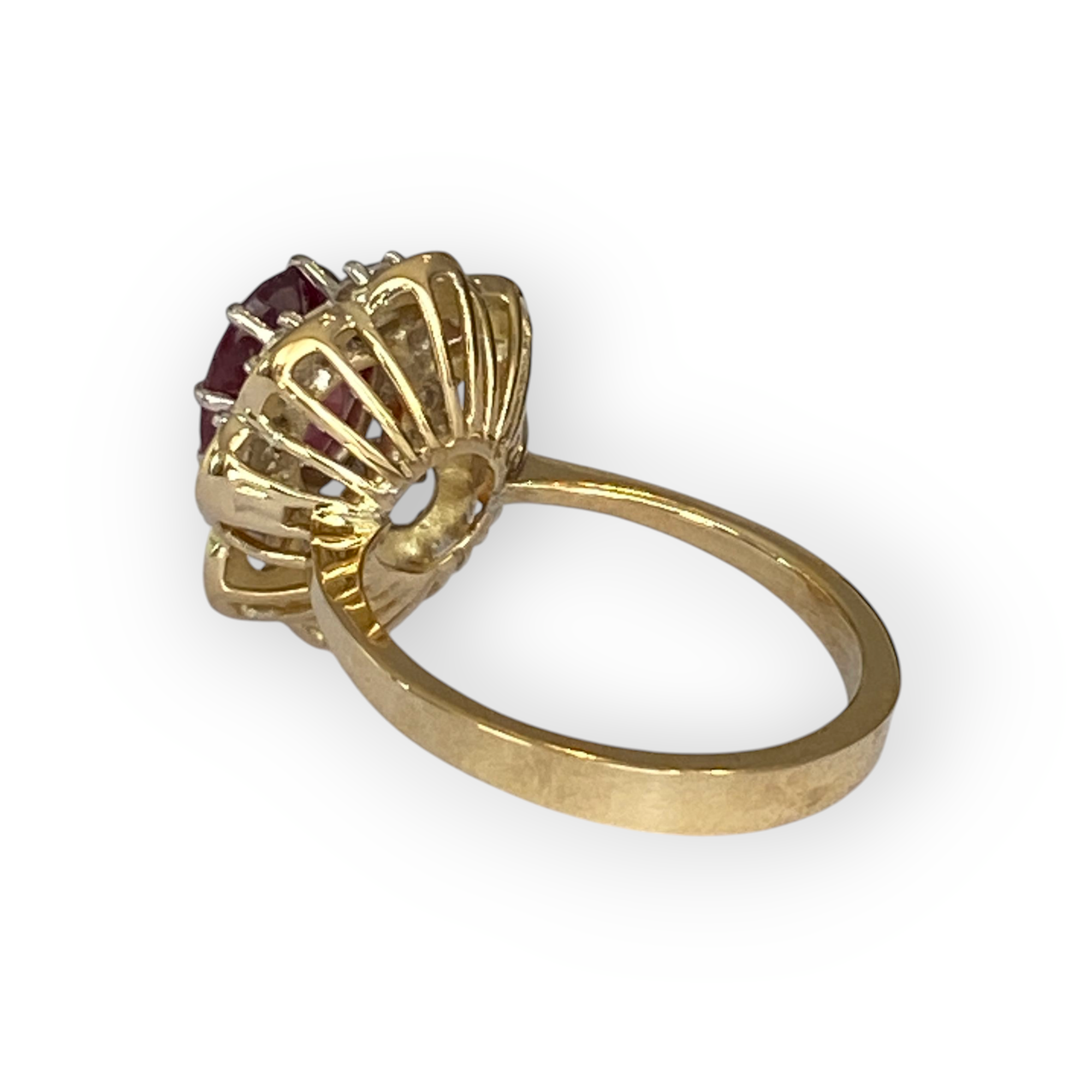 18K Yellow Gold Cocktail Ring with 1.80 Ct Garnet & Diamonds