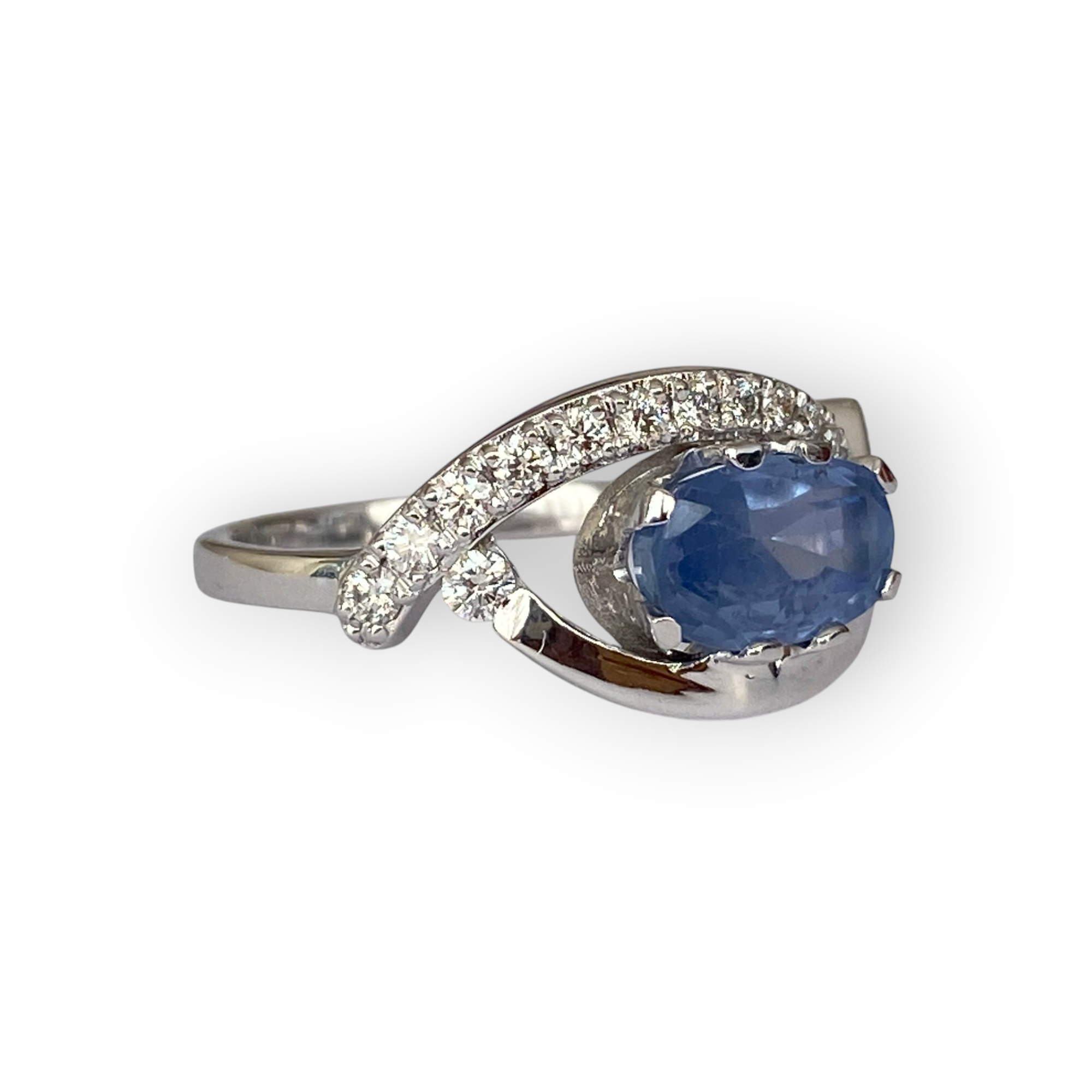 Certified 1.85 Carat Ceylon Sapphire & Diamond White Gold Ring