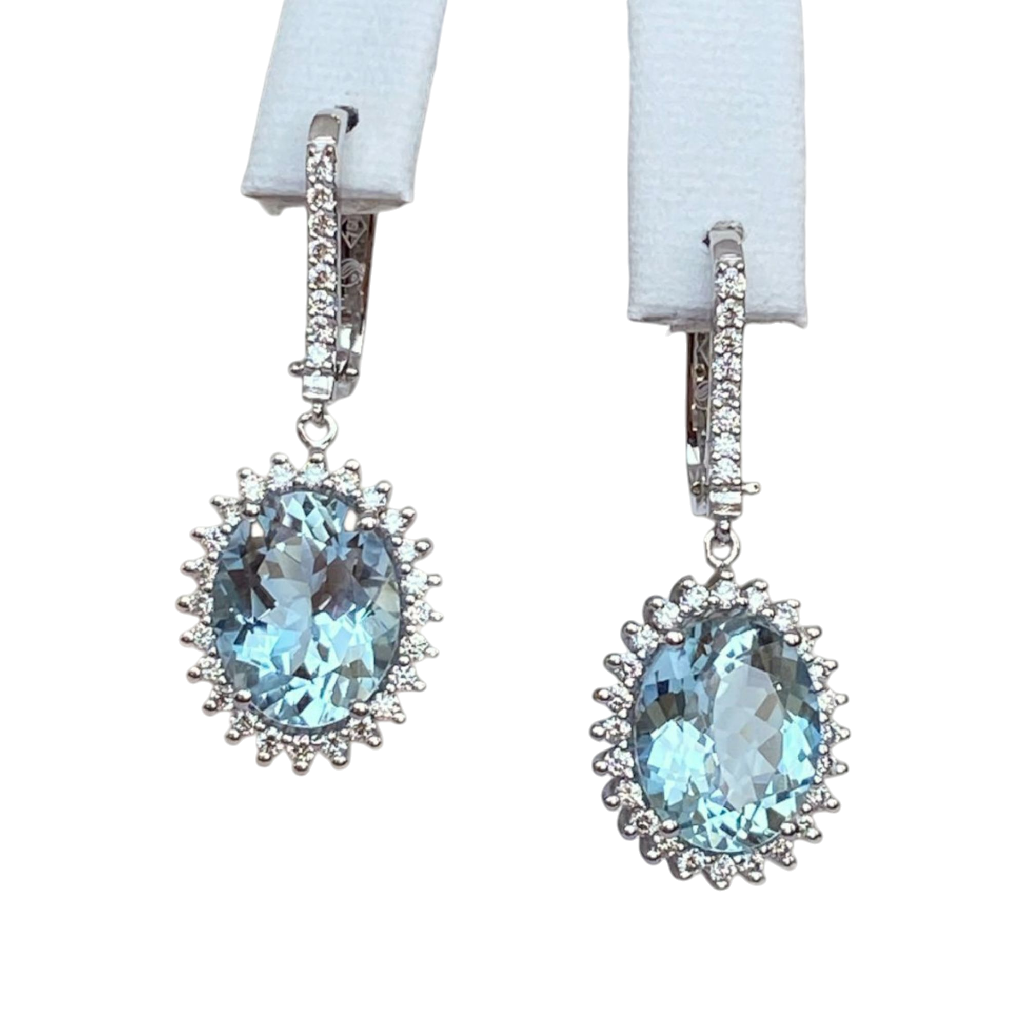 Dangling White Gold Earrings with Diamonds and Aquamarines