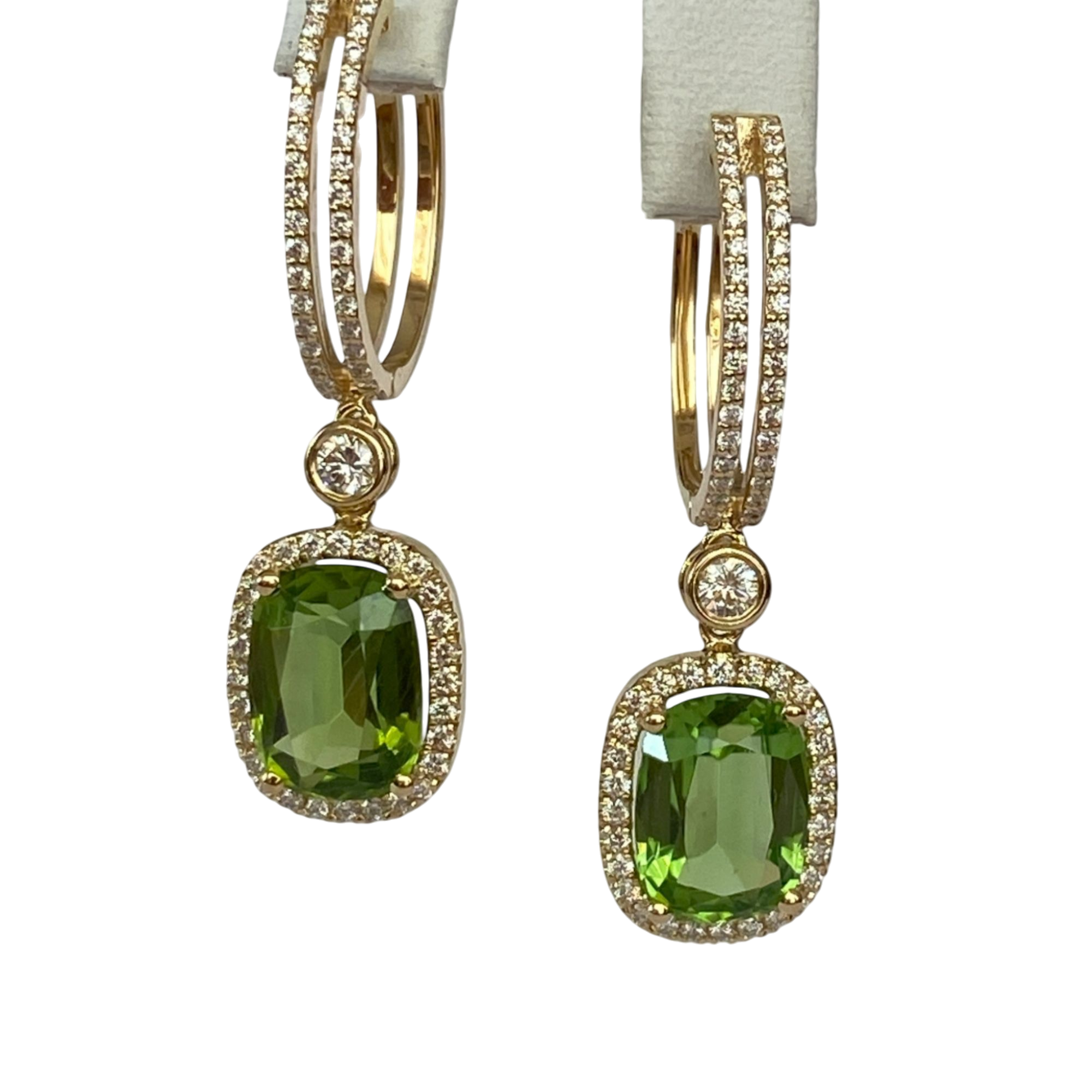 Certified 8.15 carat Peridot and Diamonds earrings in 18 kt yellow gold