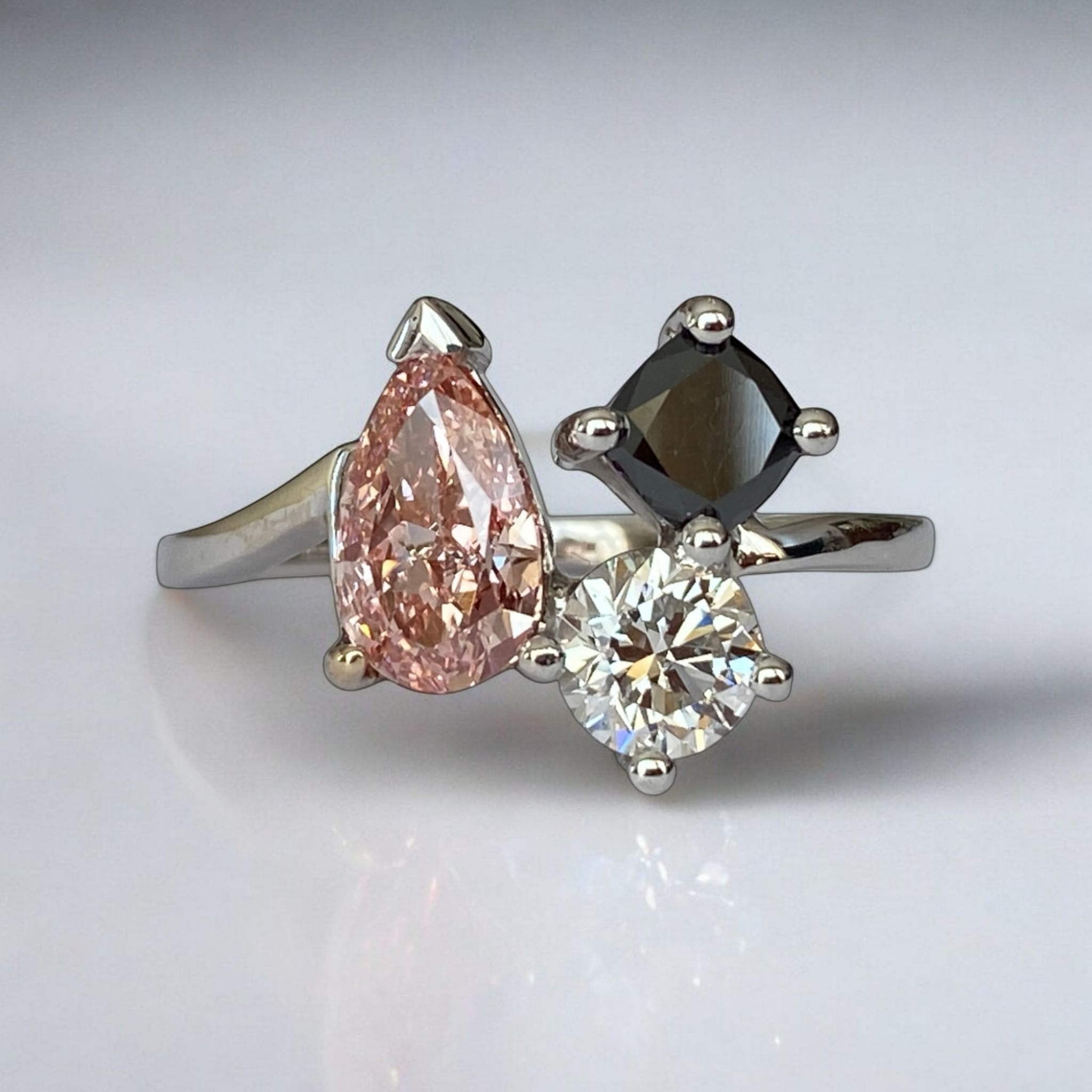 18K White Gold Exclusive Engagement Ring – 