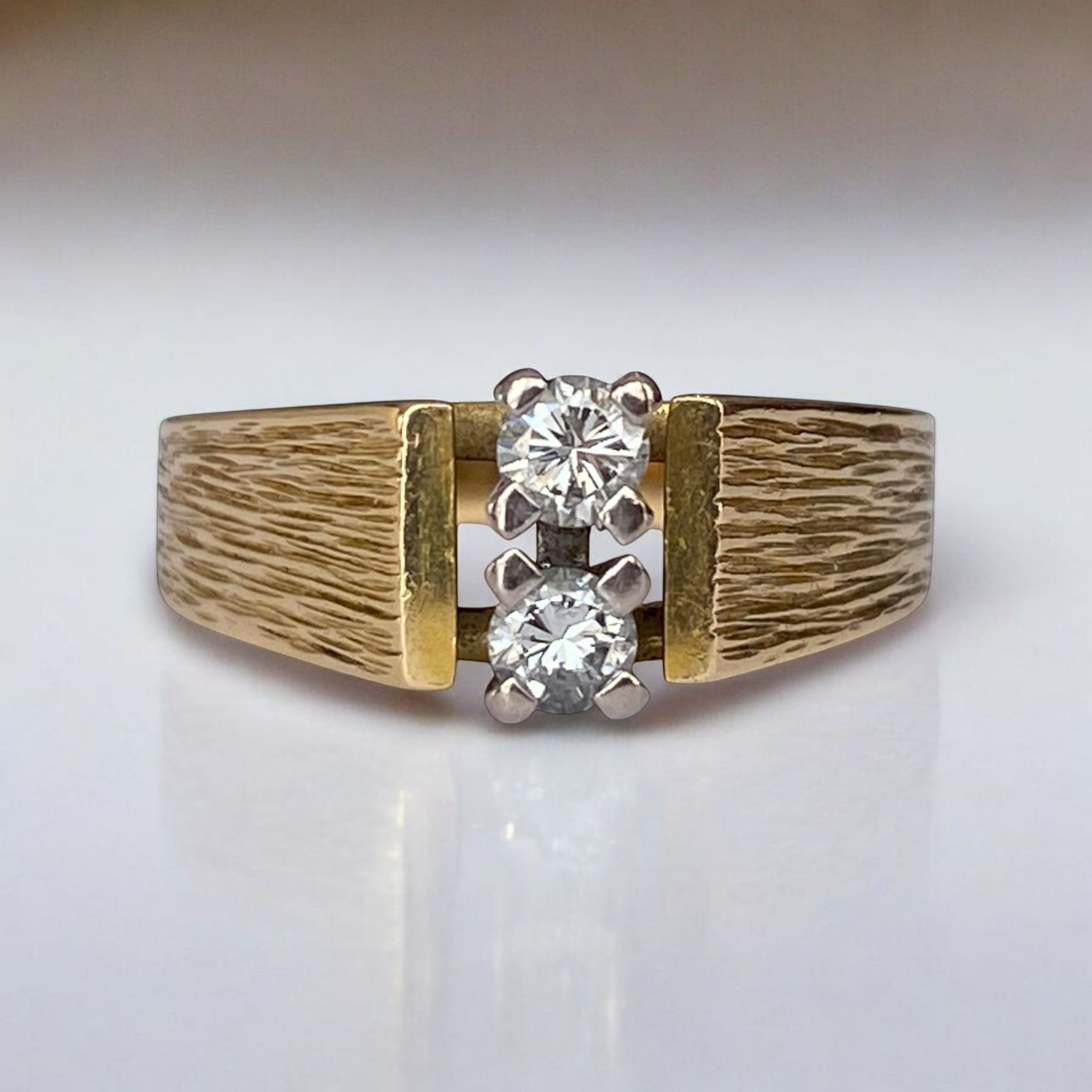 18 Kt Hammered Yellow Gold Band Ring with 0.22 Ct Diamonds