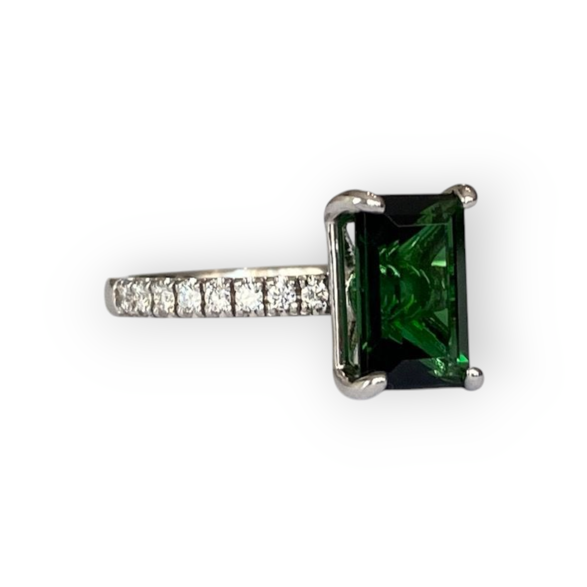 18 Kt White Gold Cocktail Ring with 2.47 Ct Green Tourmaline & Diamonds