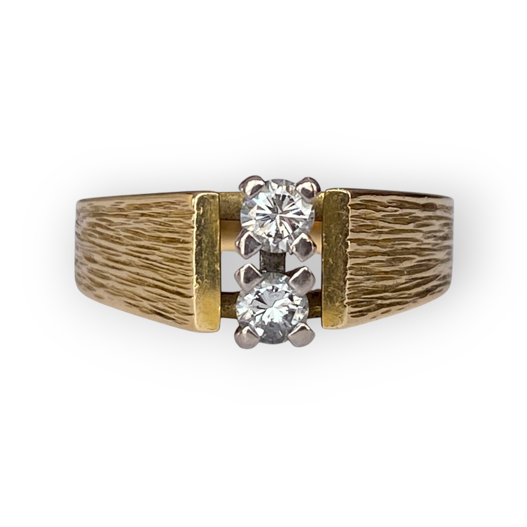 18 Kt Hammered Yellow Gold Band Ring with 0.22 Ct Diamonds