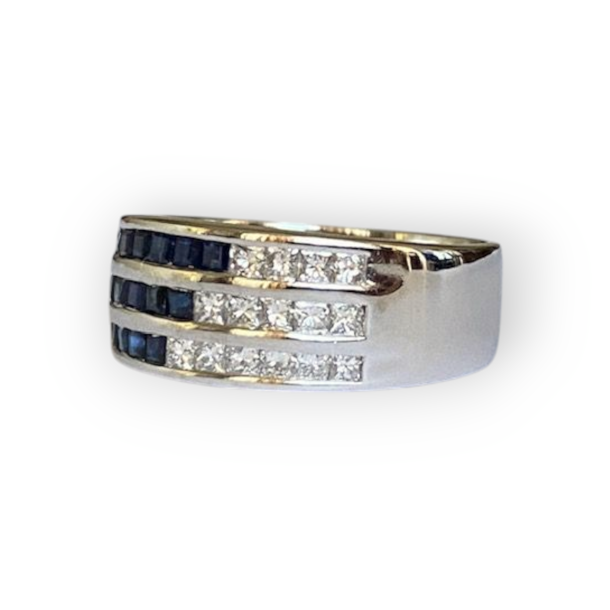 18 Kt White Gold Band Ring with 0.30 Ct Diamonds & Sapphires