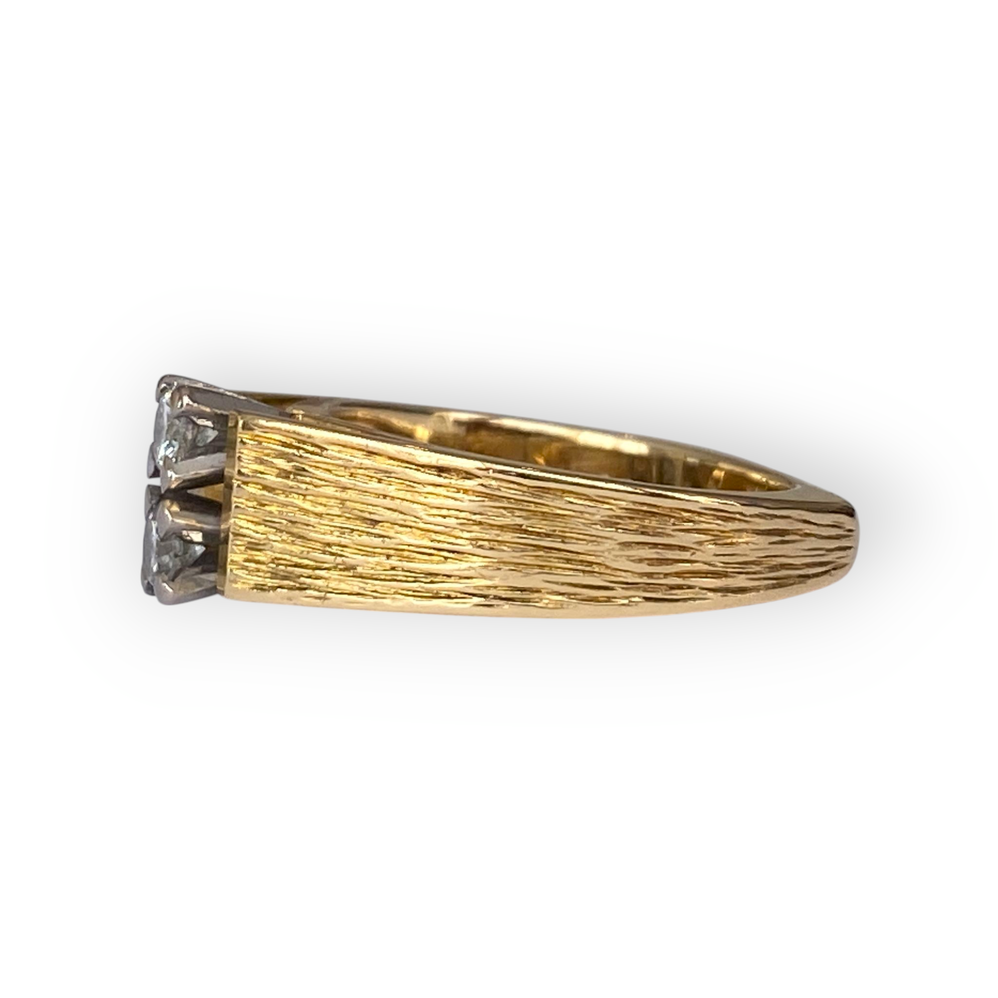18 Kt Hammered Yellow Gold Band Ring with 0.22 Ct Diamonds